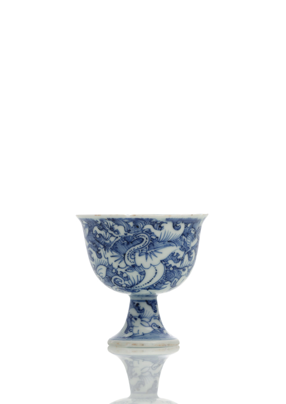 A RARE BLUE AND WHITE STEM CUP
