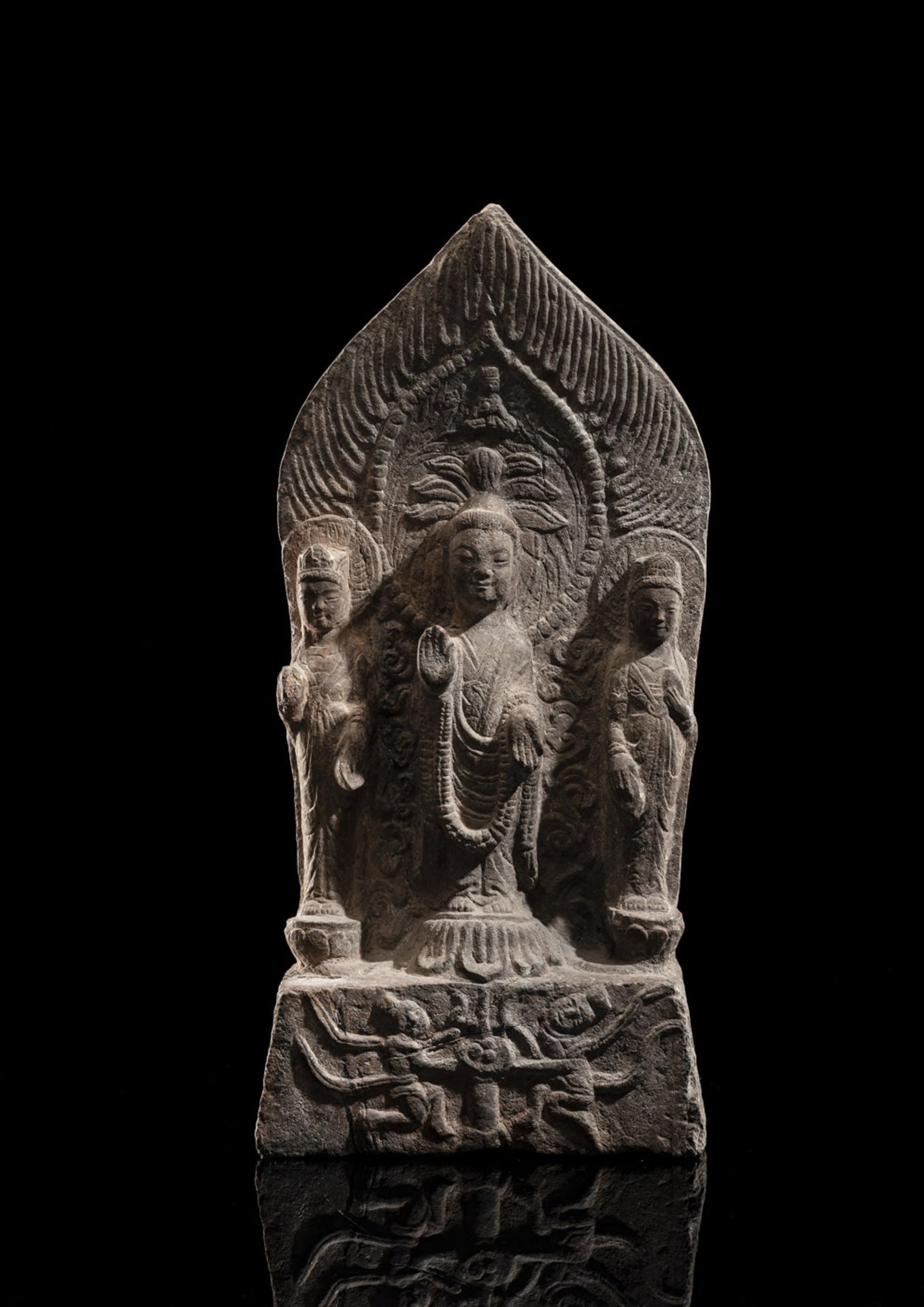 A RARE LIMESTONE STELE DEPICTING BUDDHA SHAKYAMUNI