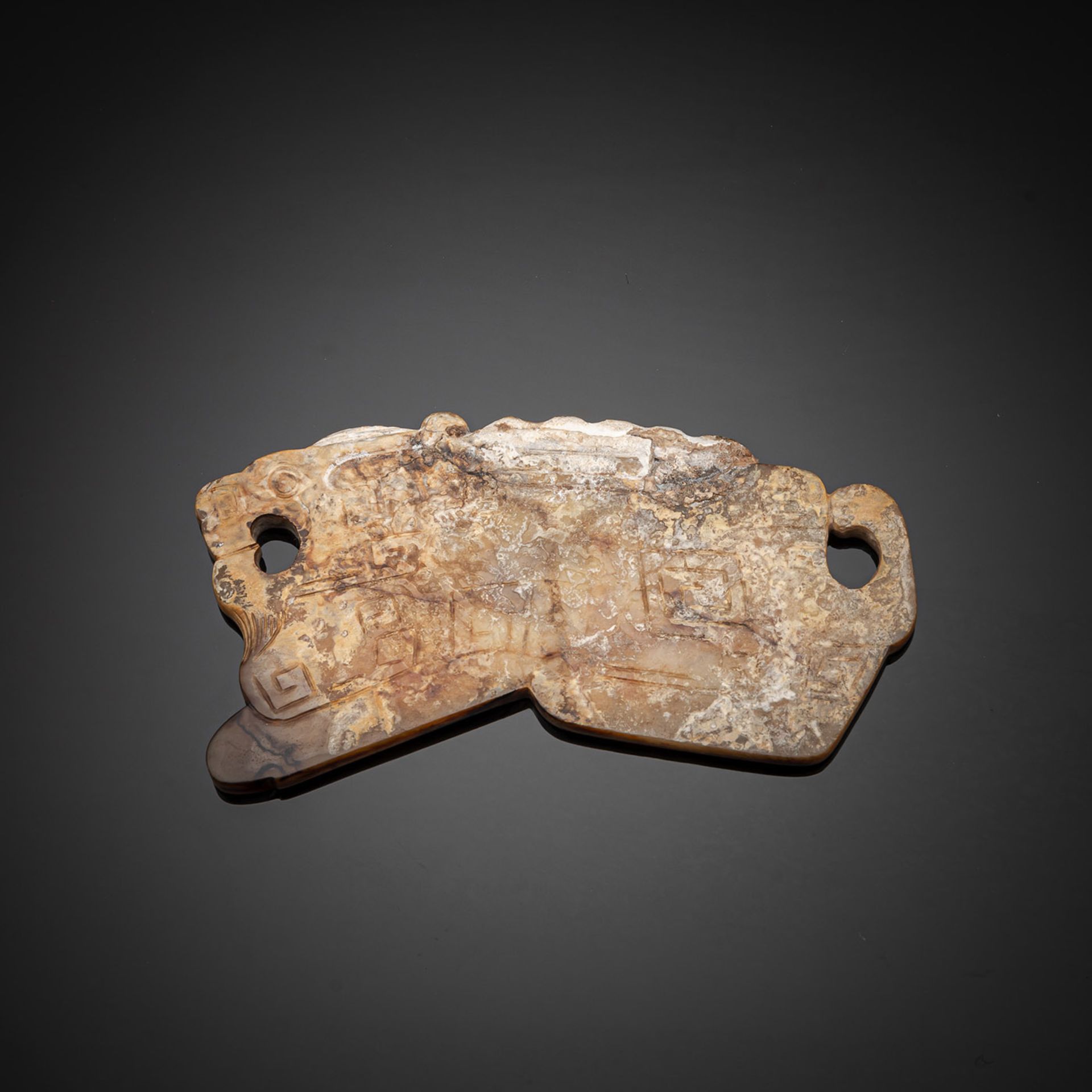 A FINE JADE TIGER PENDANT - Image 2 of 2