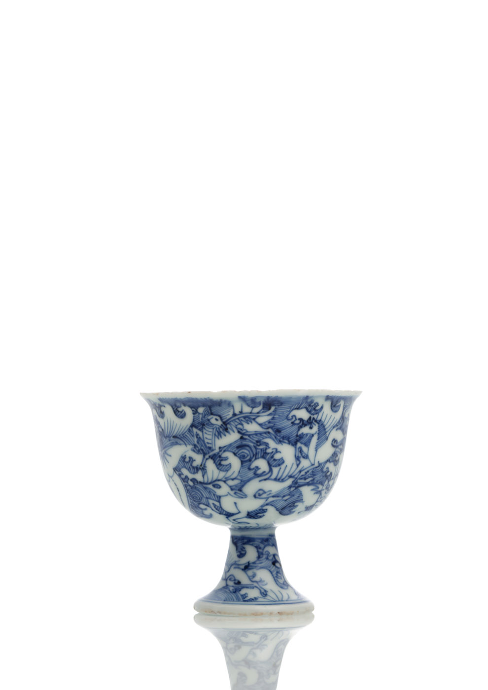 A RARE BLUE AND WHITE STEM CUP - Image 2 of 6