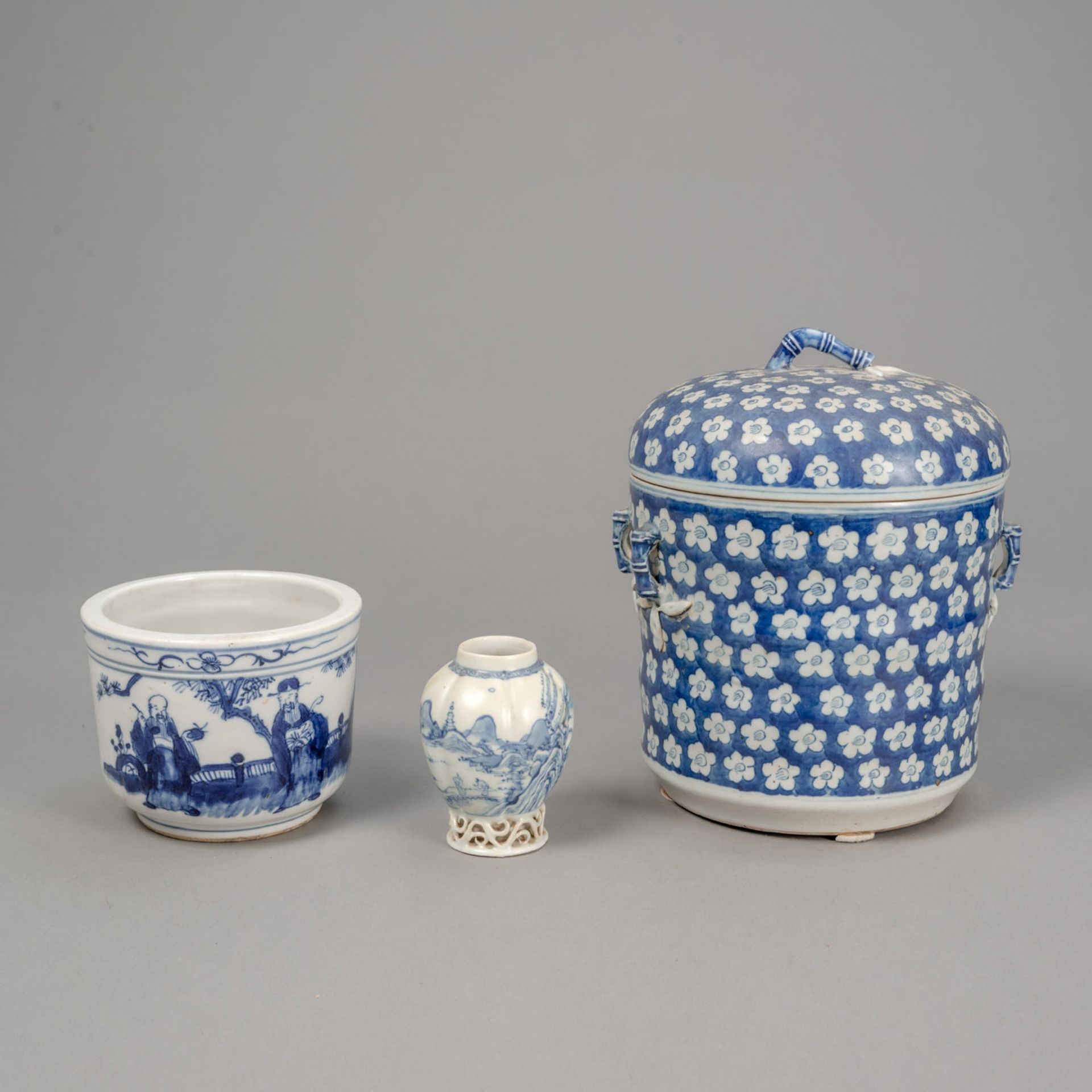 A BLUE AND WHITE PRUNUS AND BAMBOO PORCELAIN BOX WITH COVER, A CENSER, AND A SMALL VASE