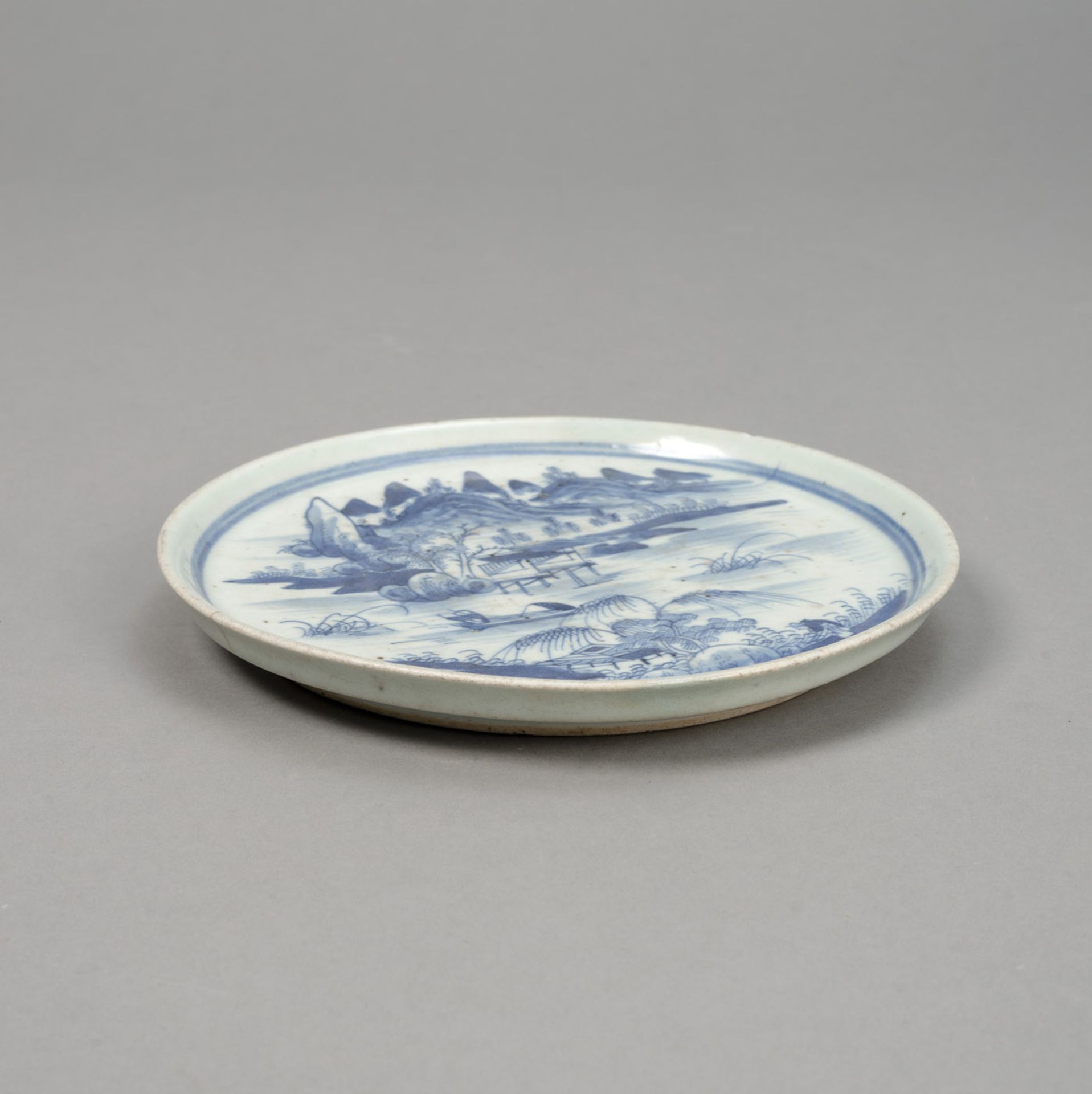 A BLUE AND WHITE LANDSCAPE PORCELAIN DISH - Image 3 of 3