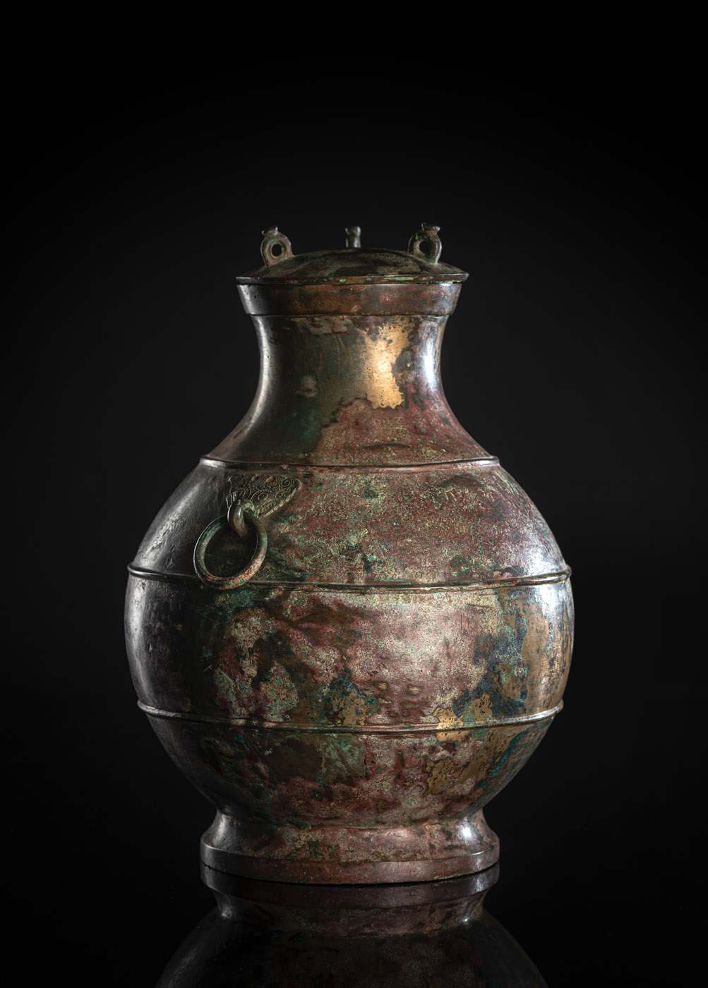 AN ARCHAIC RITUAL BRONZE WINE VESSEL AND COVER 'HU', - Image 2 of 2