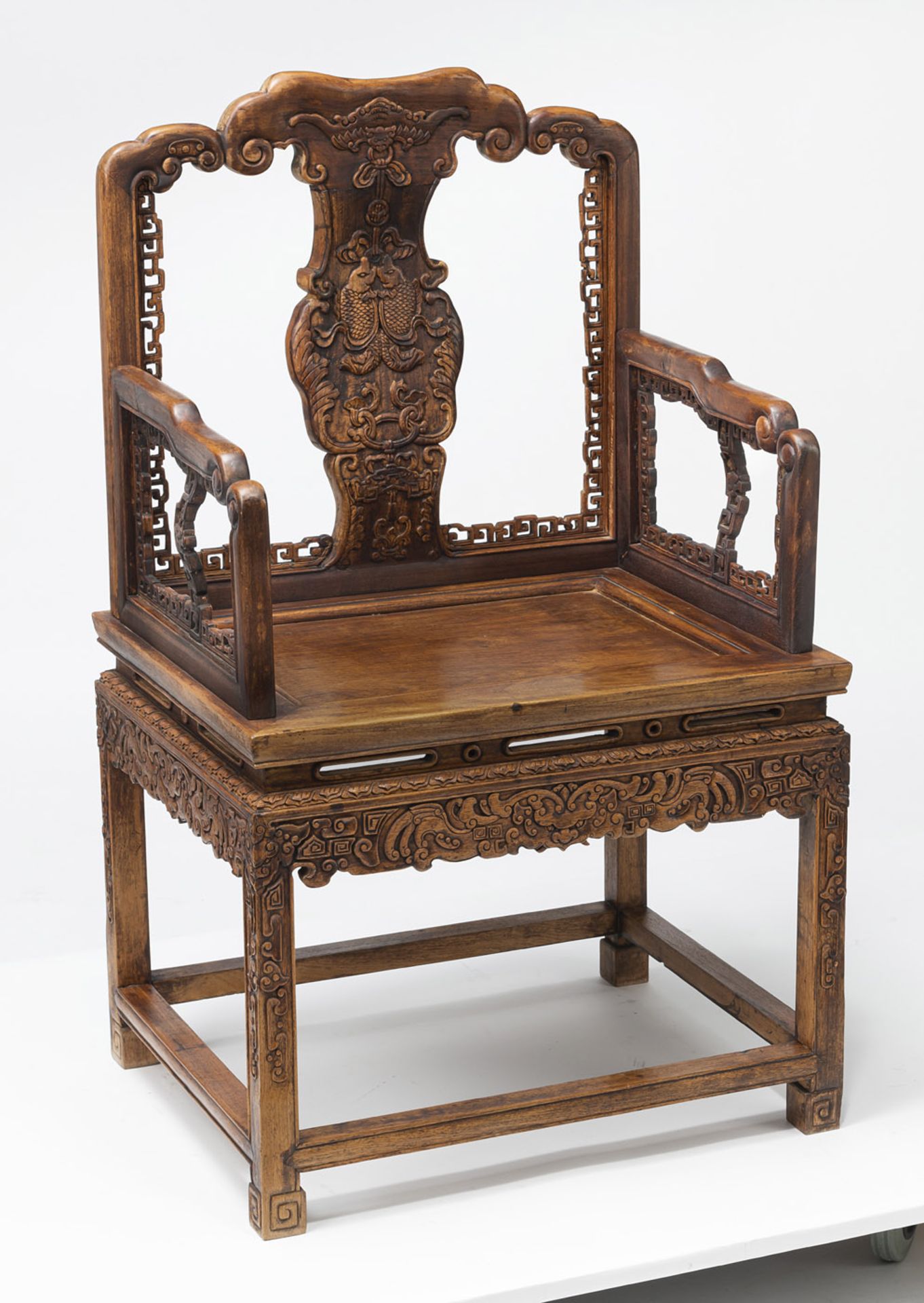 A PAIR OF CARVED RELIEF AUSPICIOUS BATS AND FISH ARMCHAIRS - Image 3 of 10
