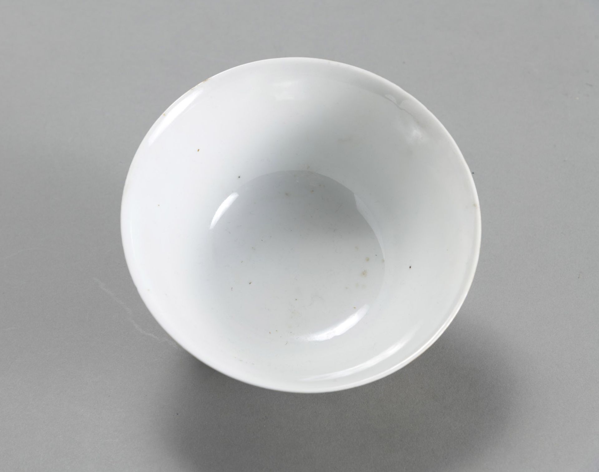 A 'MILLE FLEUR' PORCELAIN BOWL - Image 4 of 4