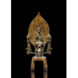 Feine feuervergoldete Bronze des Avalokiteshvara mit zwei Adoranten