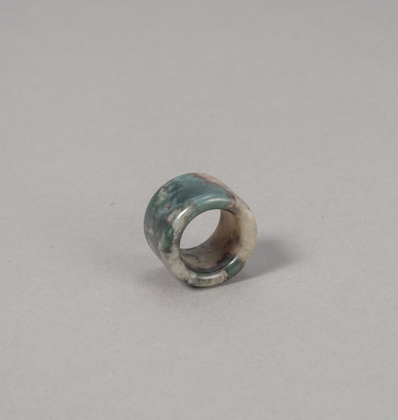 ARCHER'S RING MADE OF GREEN-GREY MOTTLED STONE - Image 3 of 3