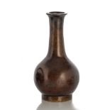 Elegante Vase aus Bronze