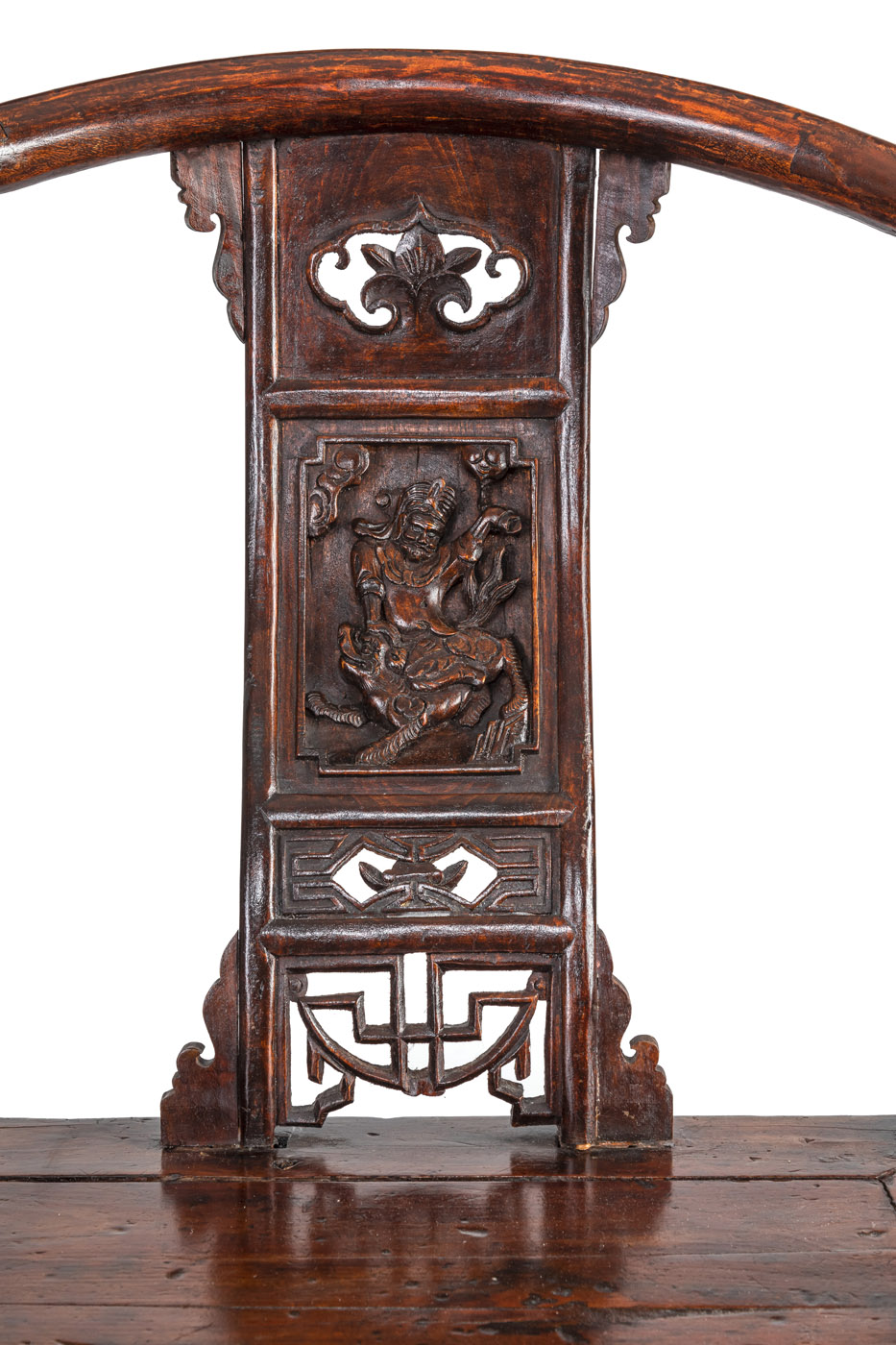 A WOODEN HORSESHOE-BACK CHAIR, CARVED WITH A BATTLE SCENE OF WU SONG AND A TIGER - Image 3 of 6