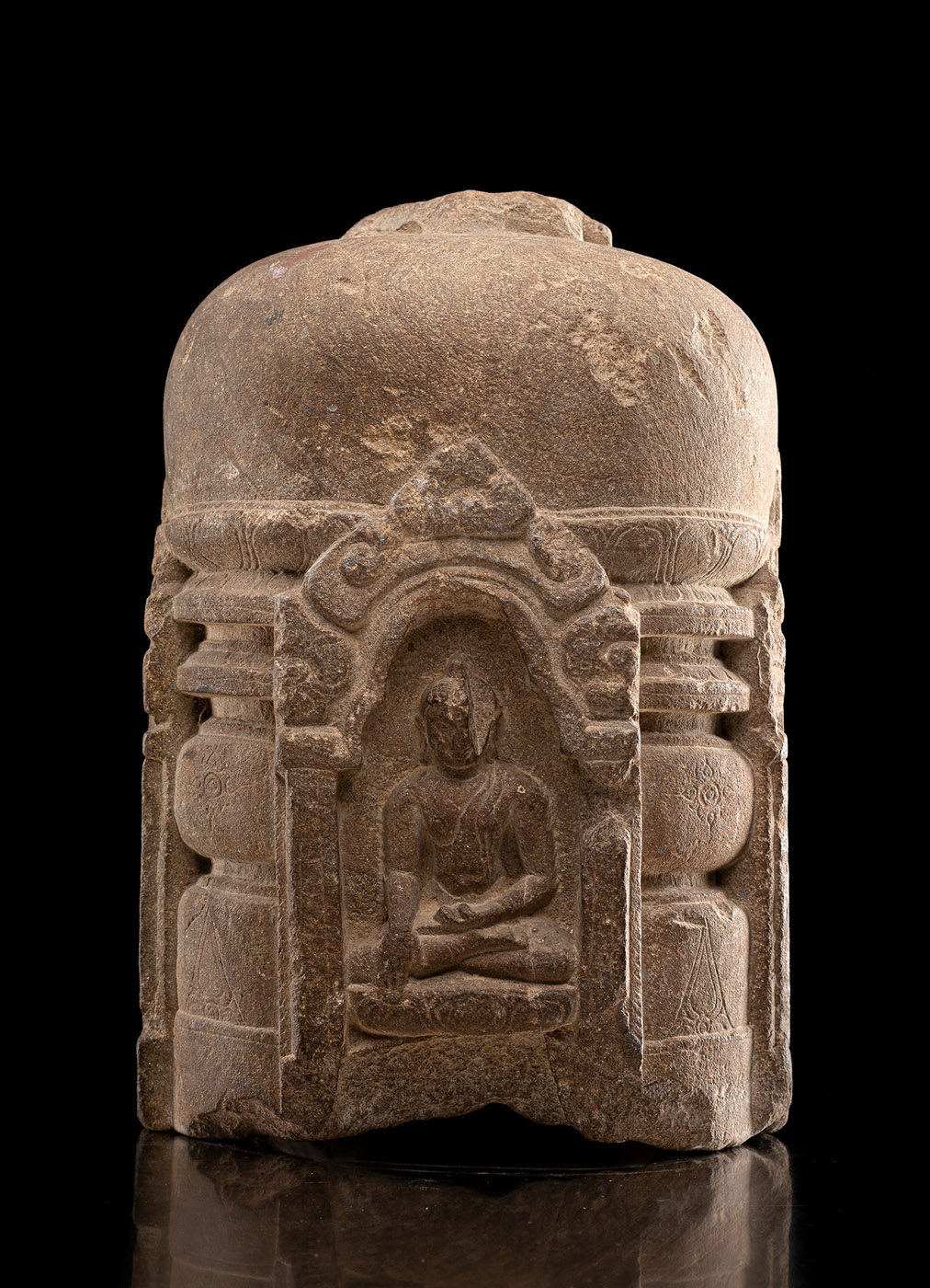 A PHYLLITE STONE STUPA - Image 3 of 4