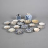 LOT OF PORCELAIN/STONEWARE: A SQUARE TEA CADDY AND WOODEN COVER, A 'DOUBLE LUCK' VASE AND 17 BOWLS,