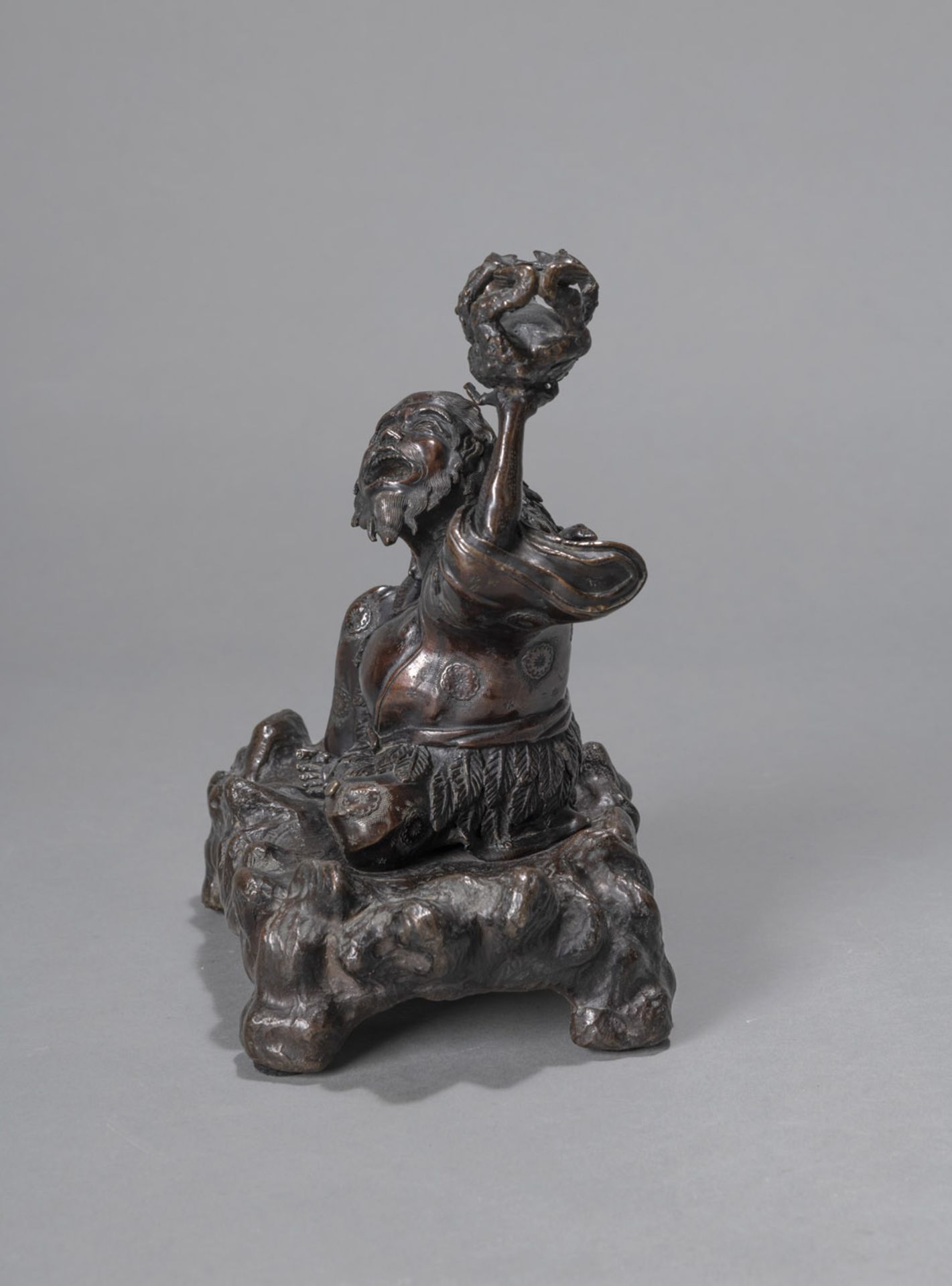 A BRONZE OKIMONO OF GAMA SENNIN HOLDING HIS TOAD - Image 2 of 4