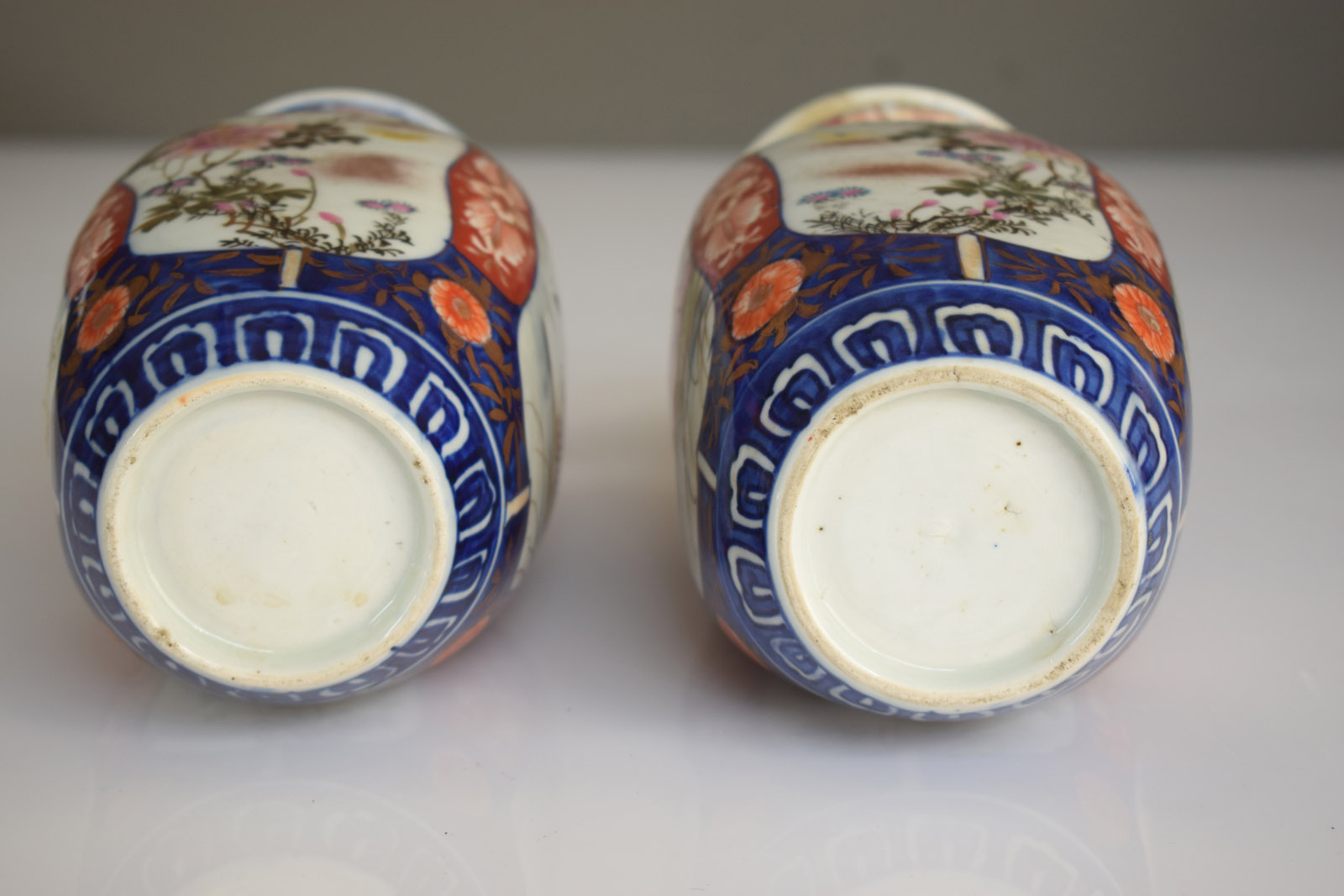 A PAIR OF FLORAL IMARI PORCELAIN VASES, - Image 7 of 7