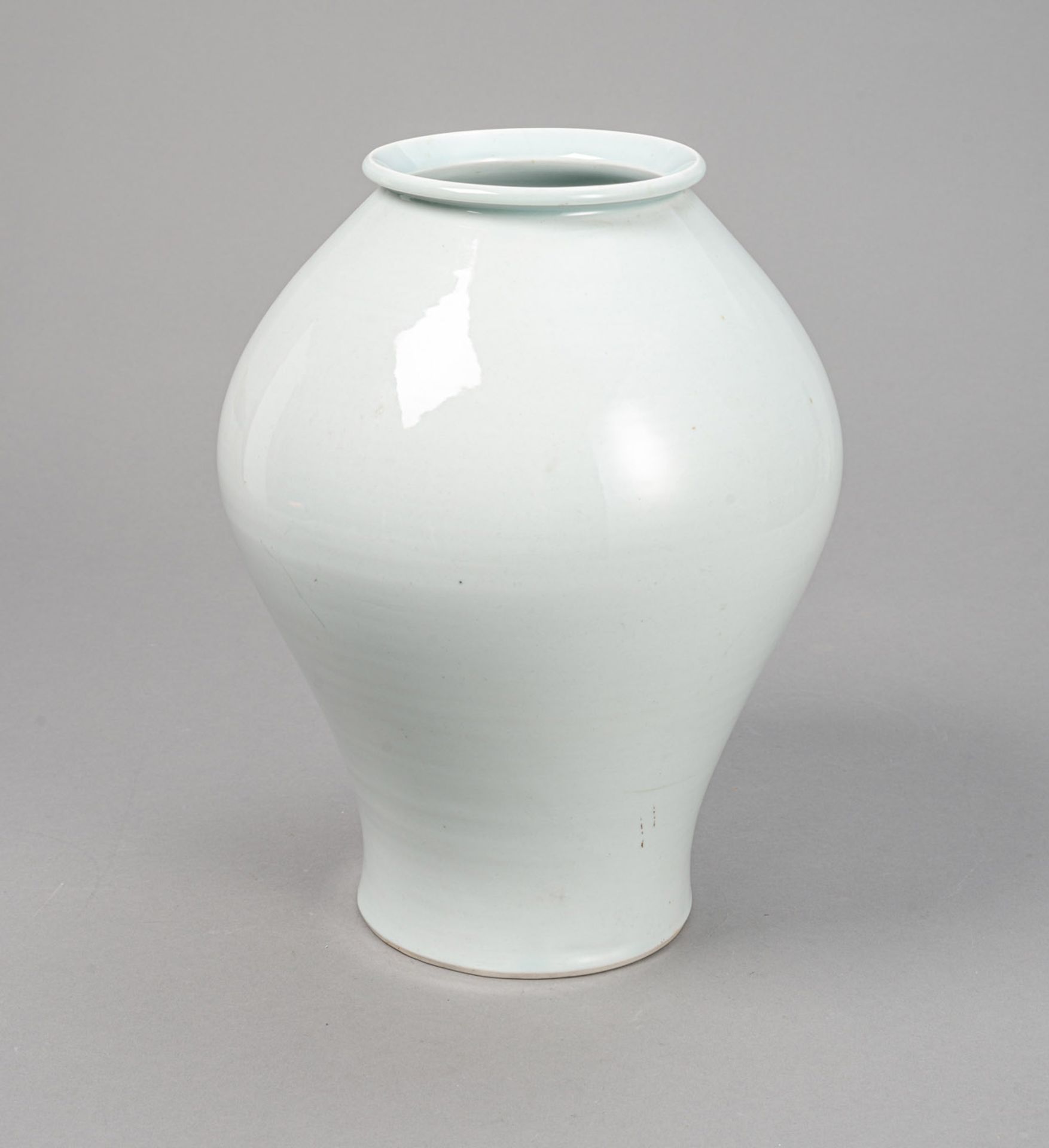 A PORCELAIN 'MOON JAR' - Image 2 of 4