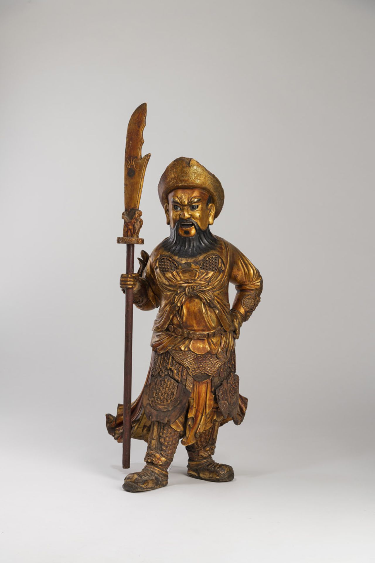 ERRATUM: A LARGE GILT-LACQUERED WOOD FIGURE OF ZHOU CANG - Image 2 of 6