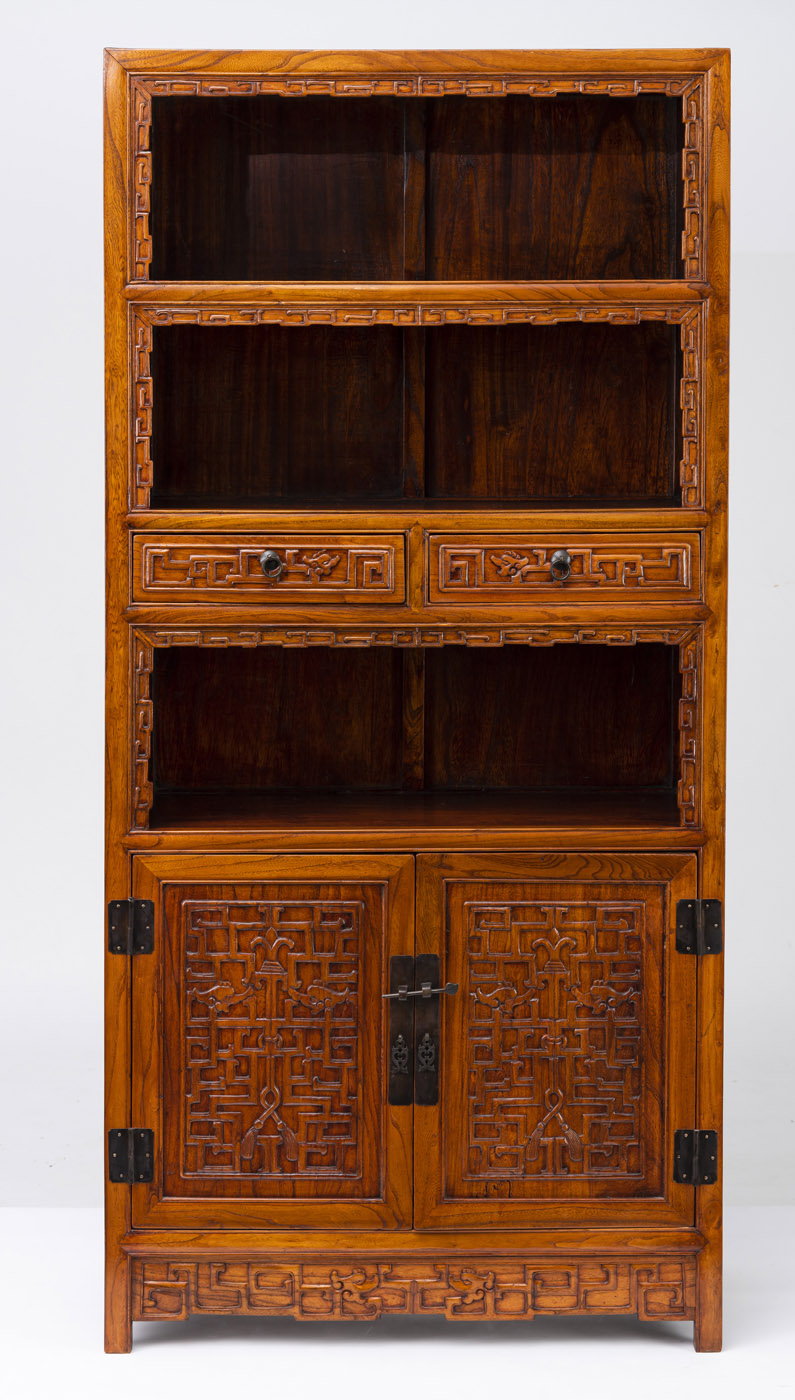 A WOODEN SHELF CABINET WITH TWO DRAWERS, CARVED WITH DRAGON DECORATION - Image 5 of 7