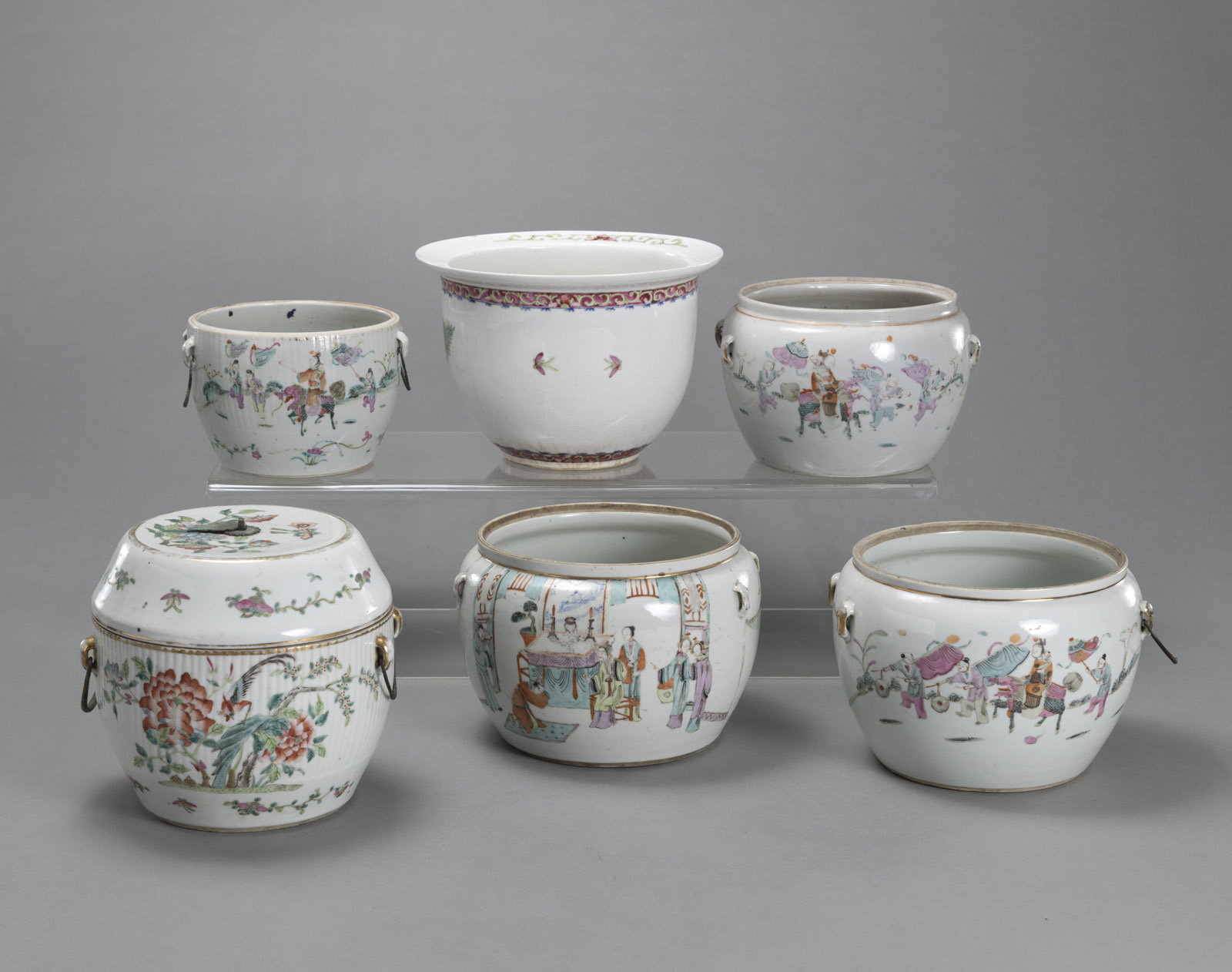 SIX 'FAMILLE ROSE' PORCELAIN JARS (ONE WITH COVER) WITH FIGURAL AND FLORAL DECORATION - Image 2 of 5