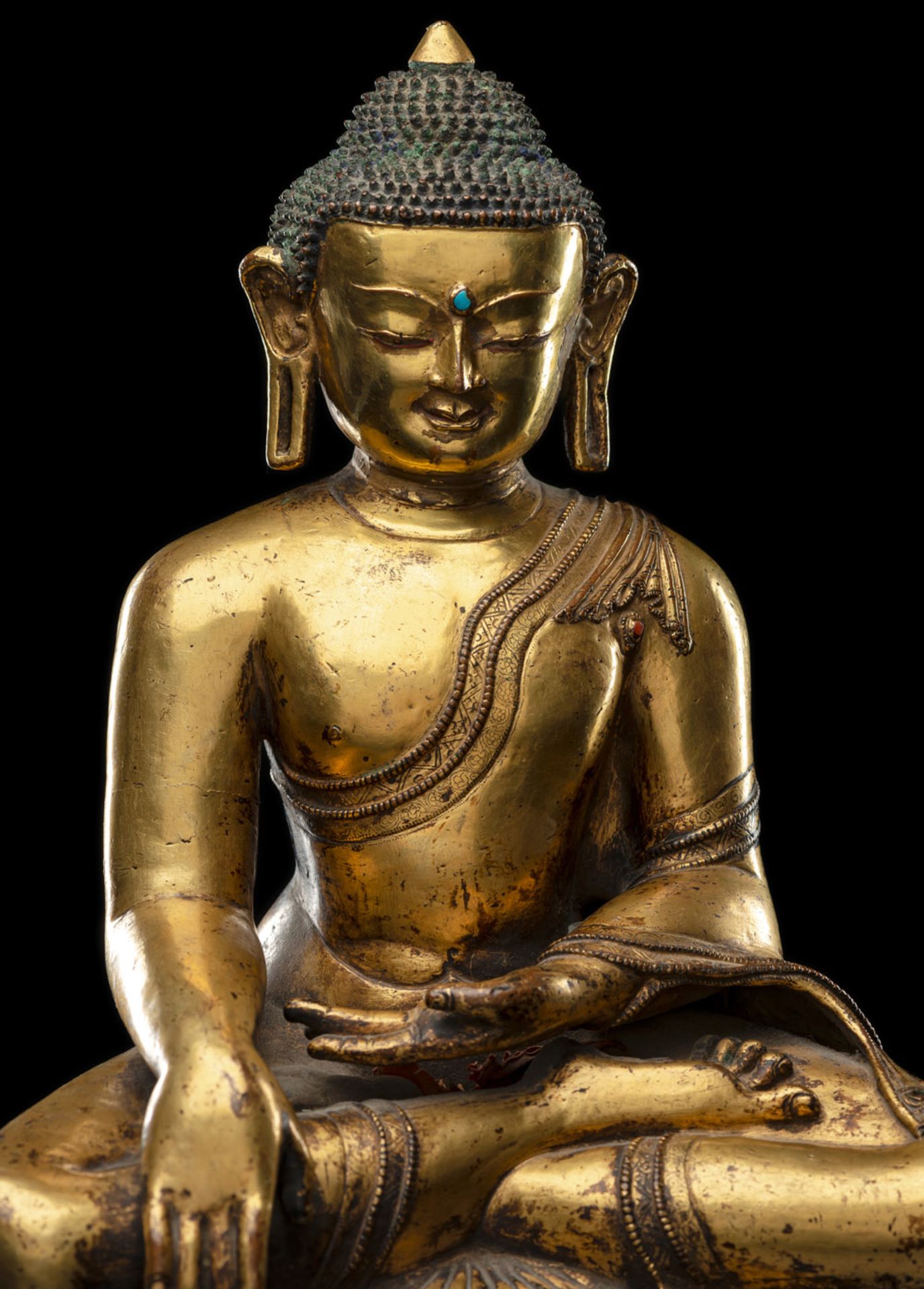 AN IMPORTANT GILT-BRONZE FIGURE OF BUDDHA SHAKYAMUNI - Image 4 of 6