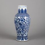A LARGE BLUE AND WHITE FOUR-CLAWED DRAGONS AMIDST LOTUS SCROLLS PORCELAIN VASE