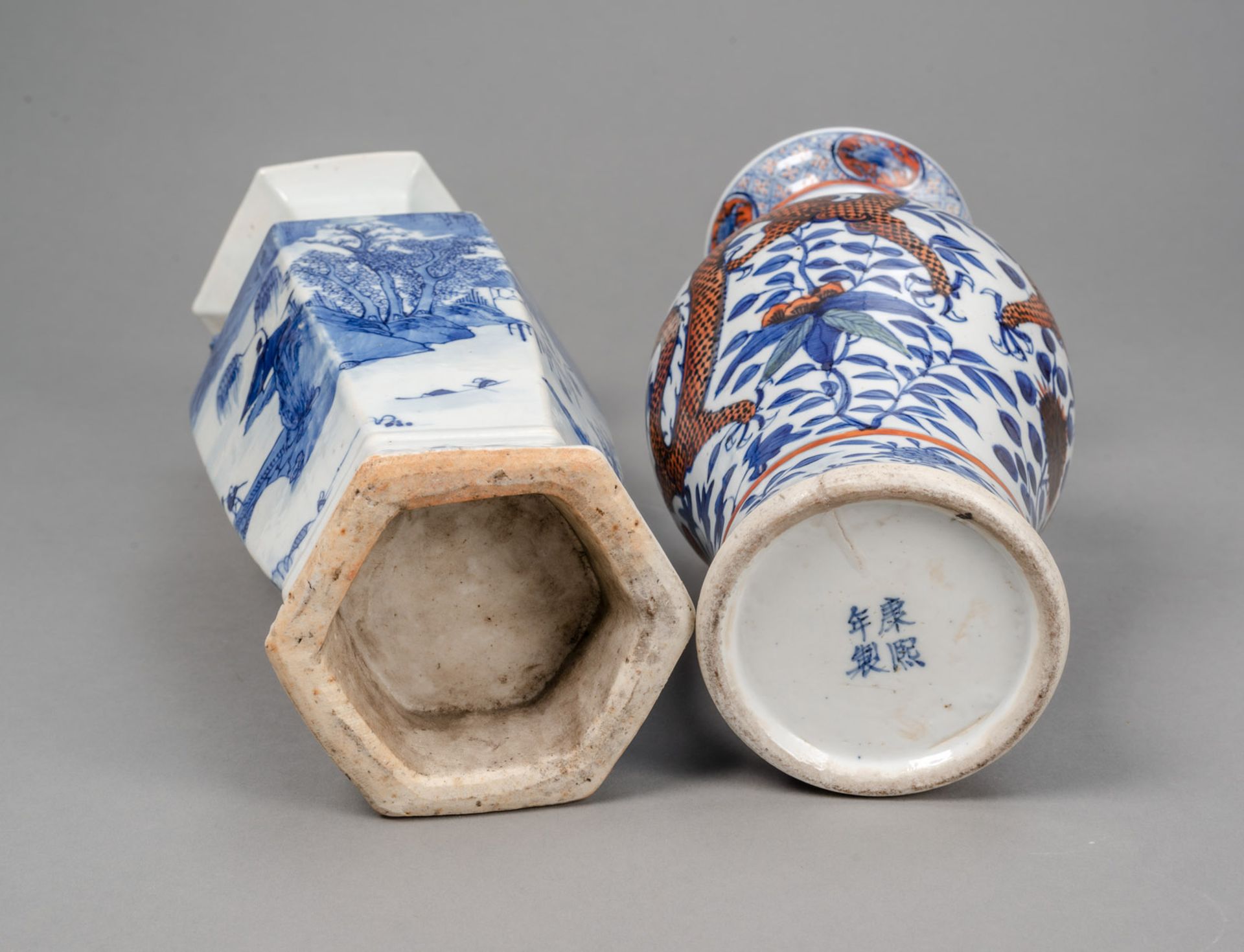 A HEXAGONAL BLUE AND WHITE LANDSCAPE PORCELAIN VASE AND A BLUE AND RED DRAGON VASE - Image 5 of 5