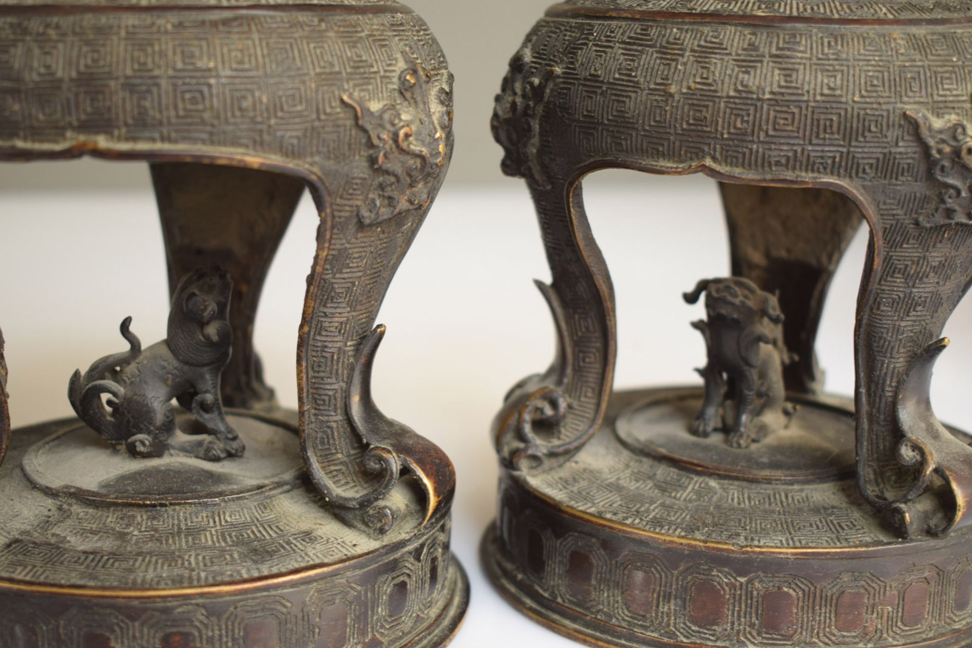 A PAIR OF BRONZE LANTERNS AND OTHER BRONZE WORKS - Image 12 of 24