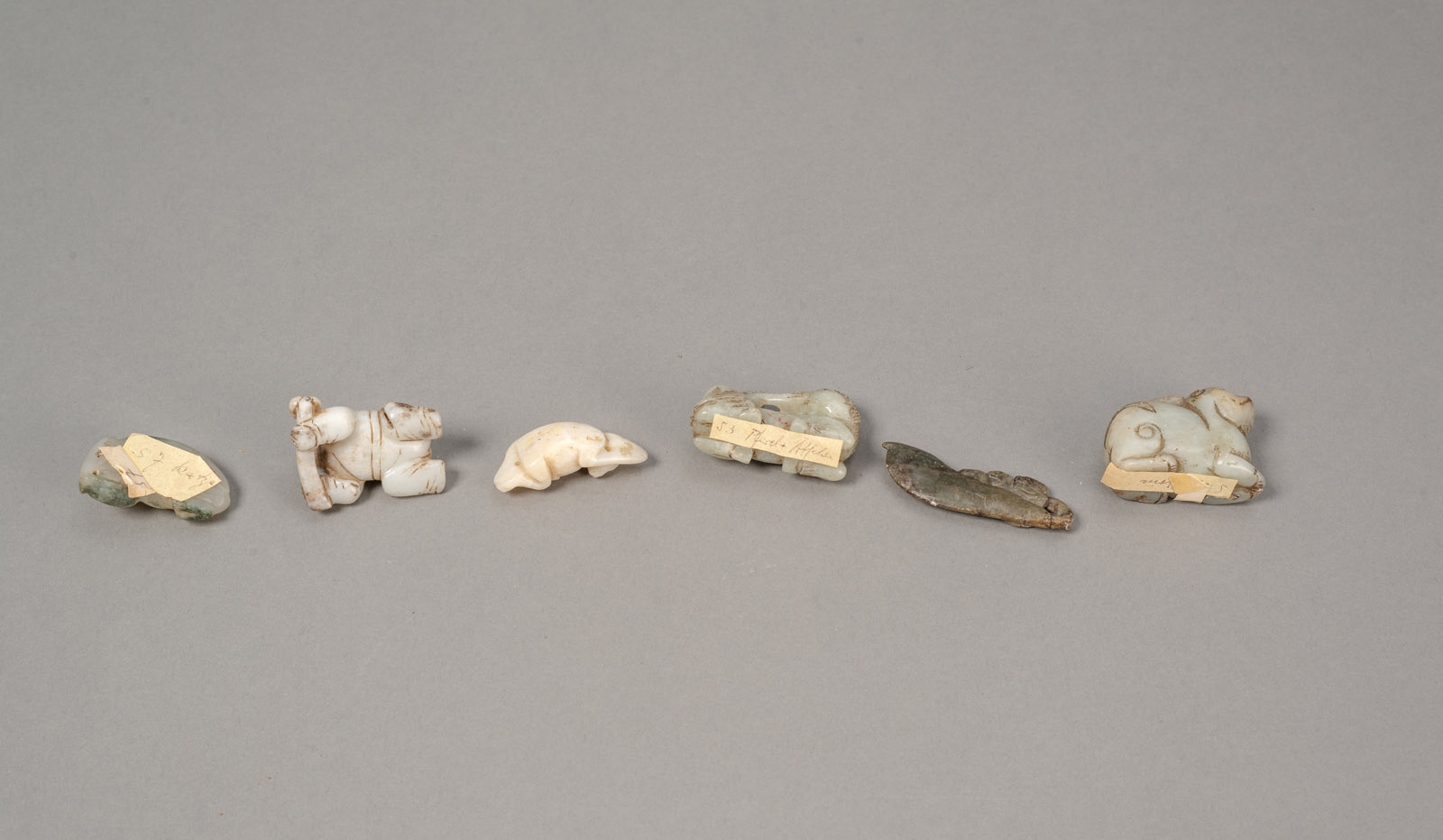 SIX SMALL JADE AND STONE CARVINGS IN THE SHAPE OF HORSE, MONKEY, CATS, BOY AND PEA POD - Image 3 of 3