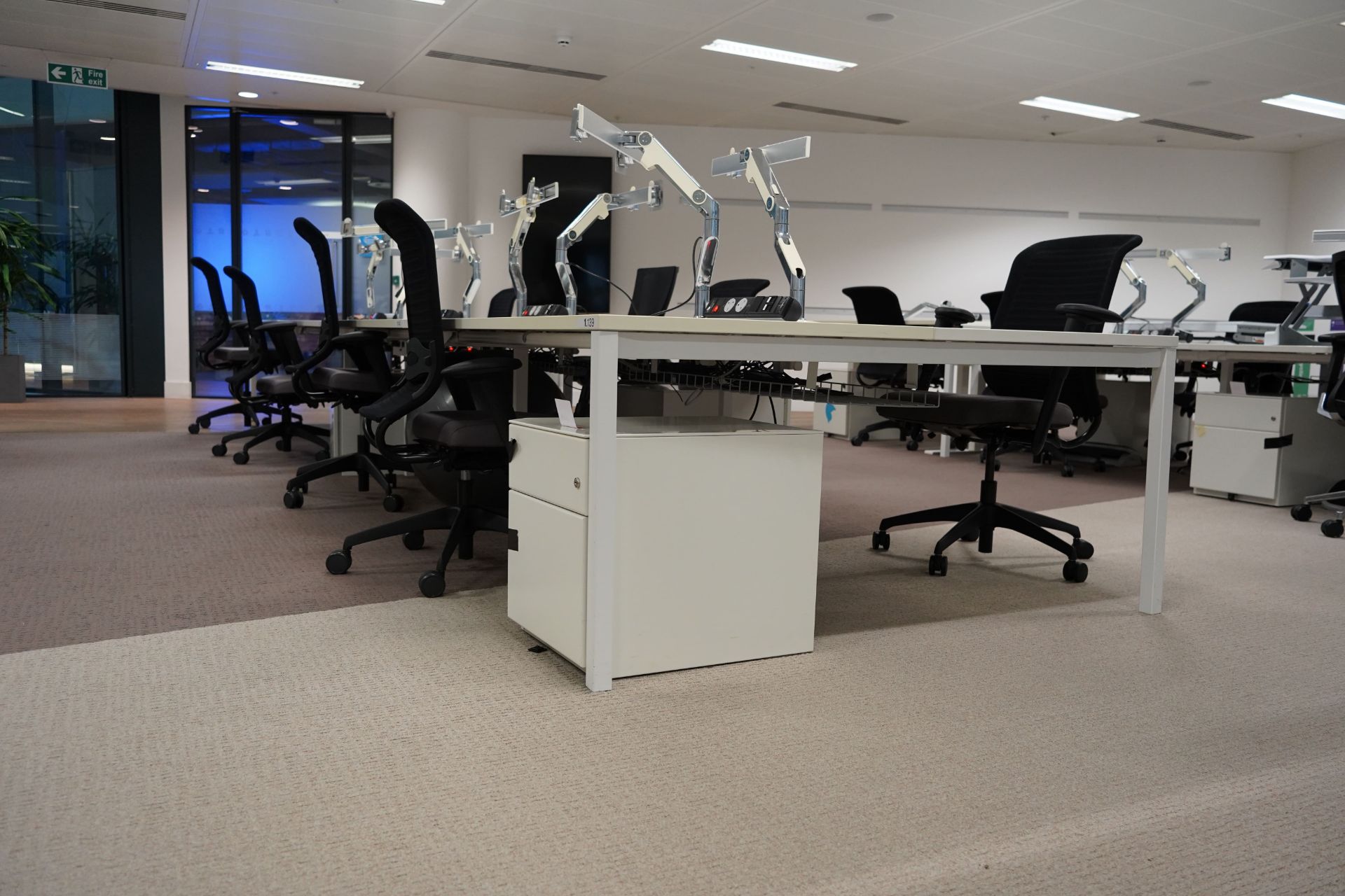 White Desks - Group of 4 - Image 9 of 12