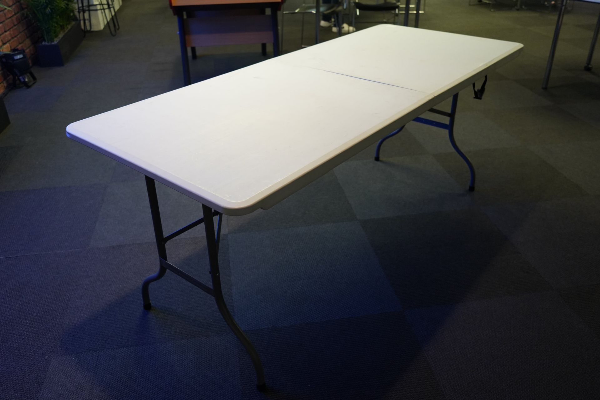 Genware CFT6 Centre Folding Table - Image 2 of 3