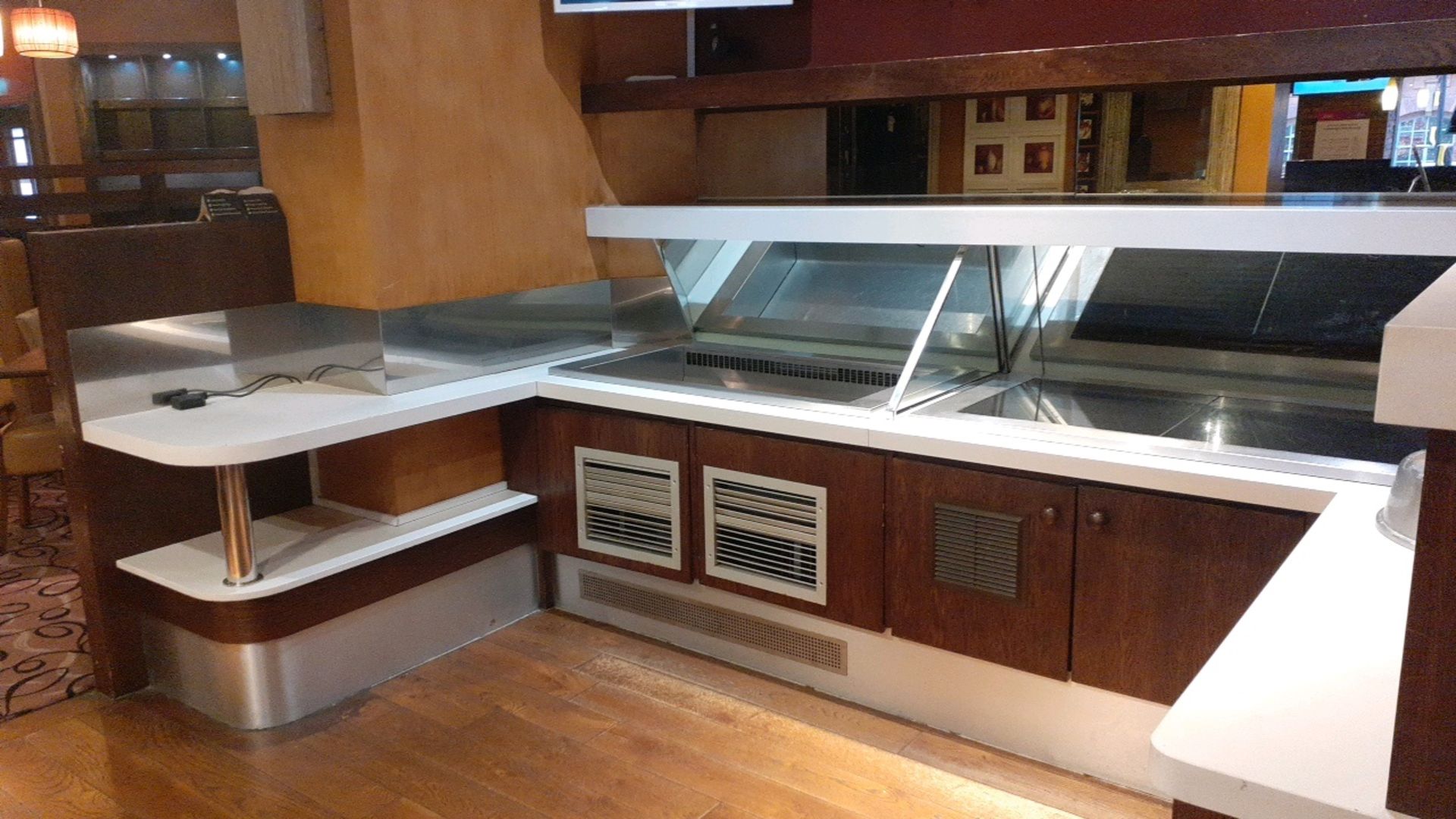 Servery unit - Image 2 of 8