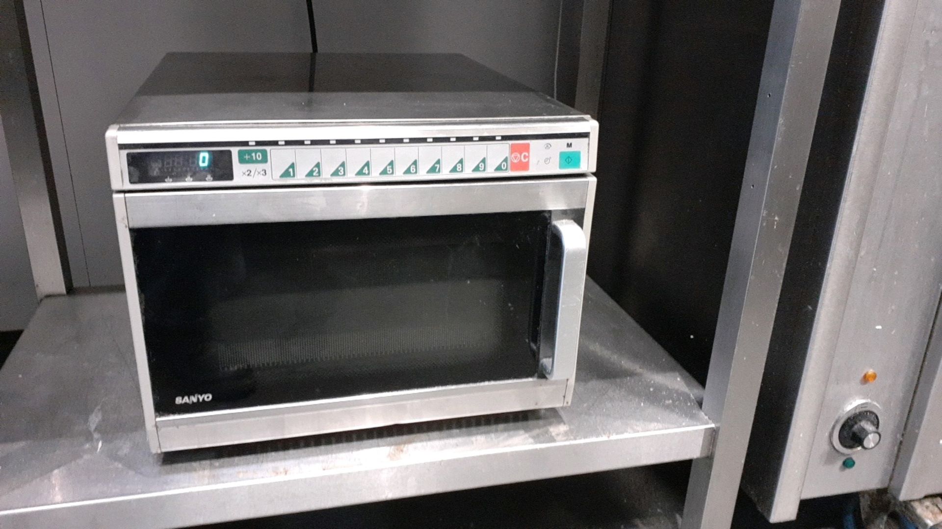 Microwave oven