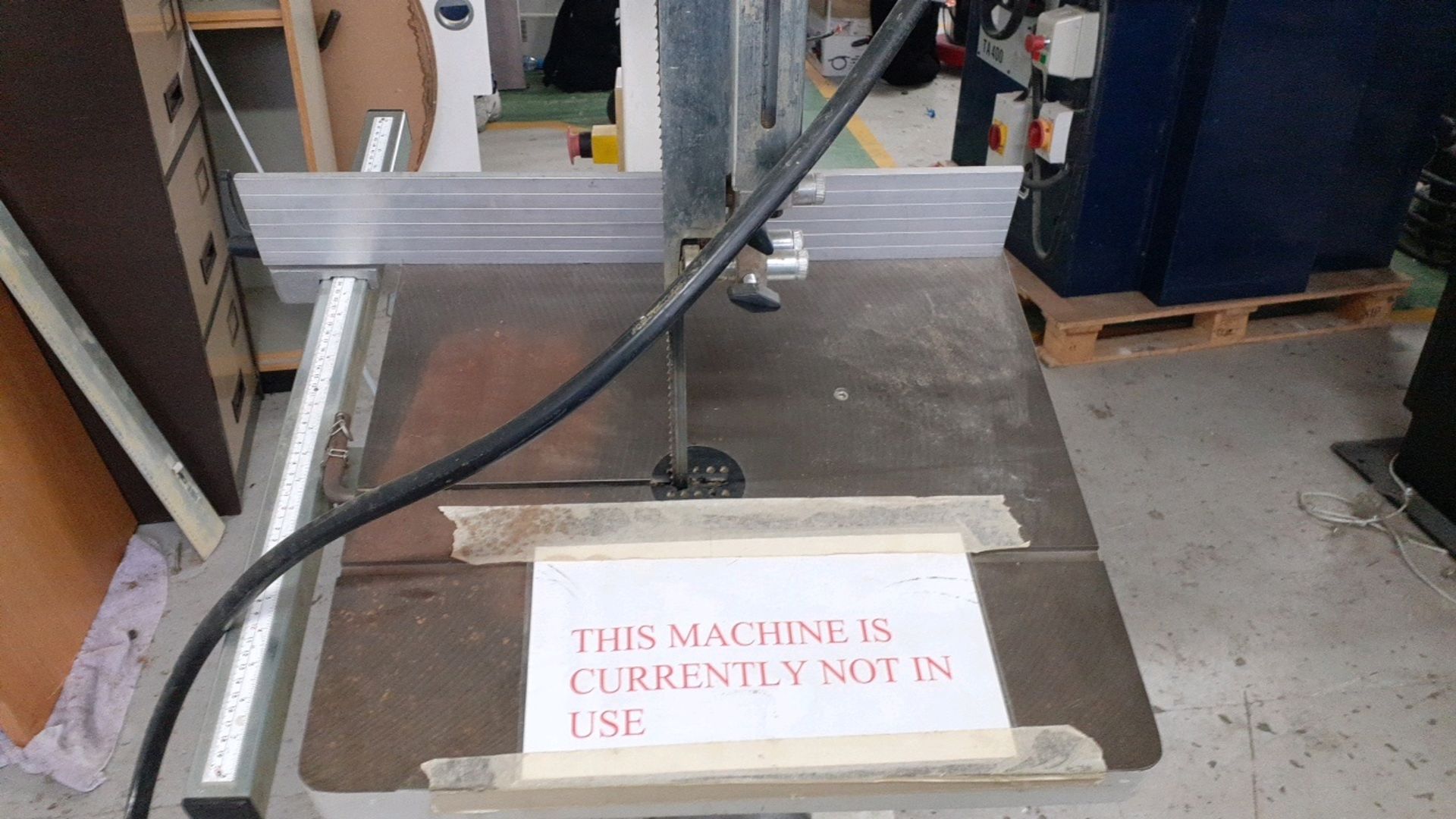 Vertical Band Saw - Image 2 of 4