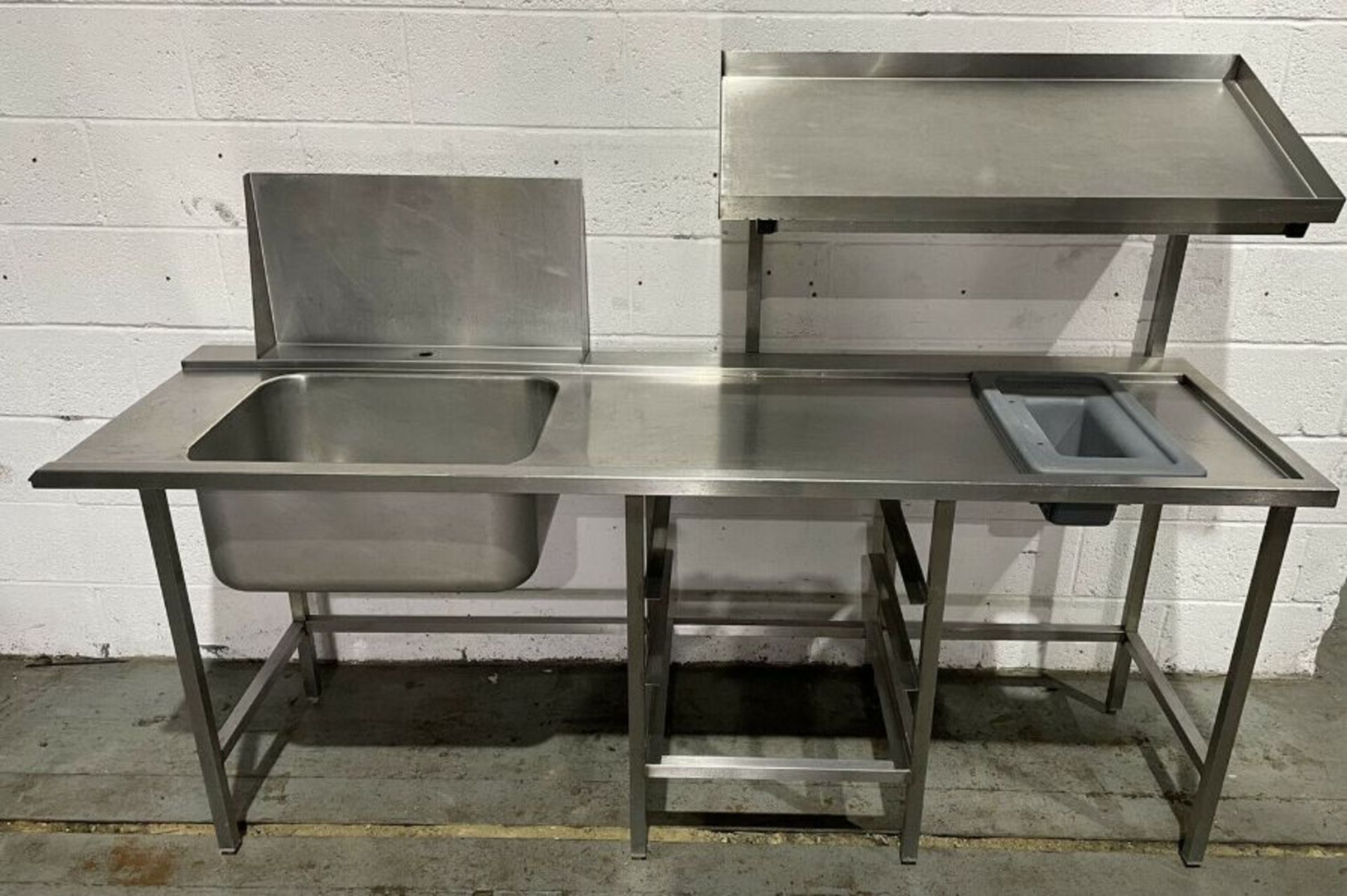 Righthand Dishwasher Entry Sink With Tray Racks 22