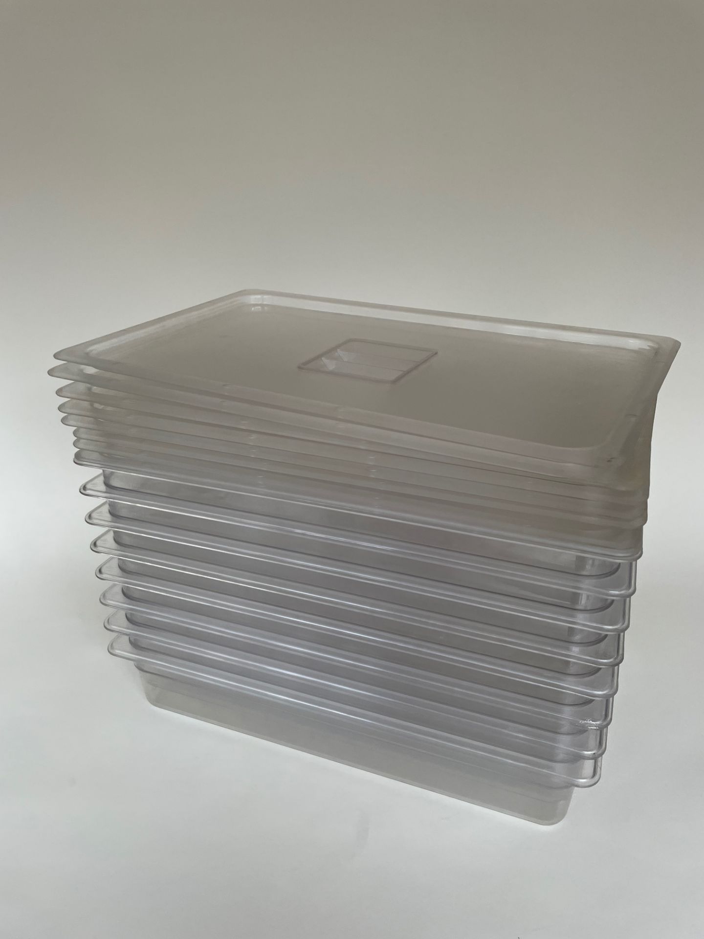 Vogue Polycarbonate 1/1 Gastronorm Container - Image 2 of 4