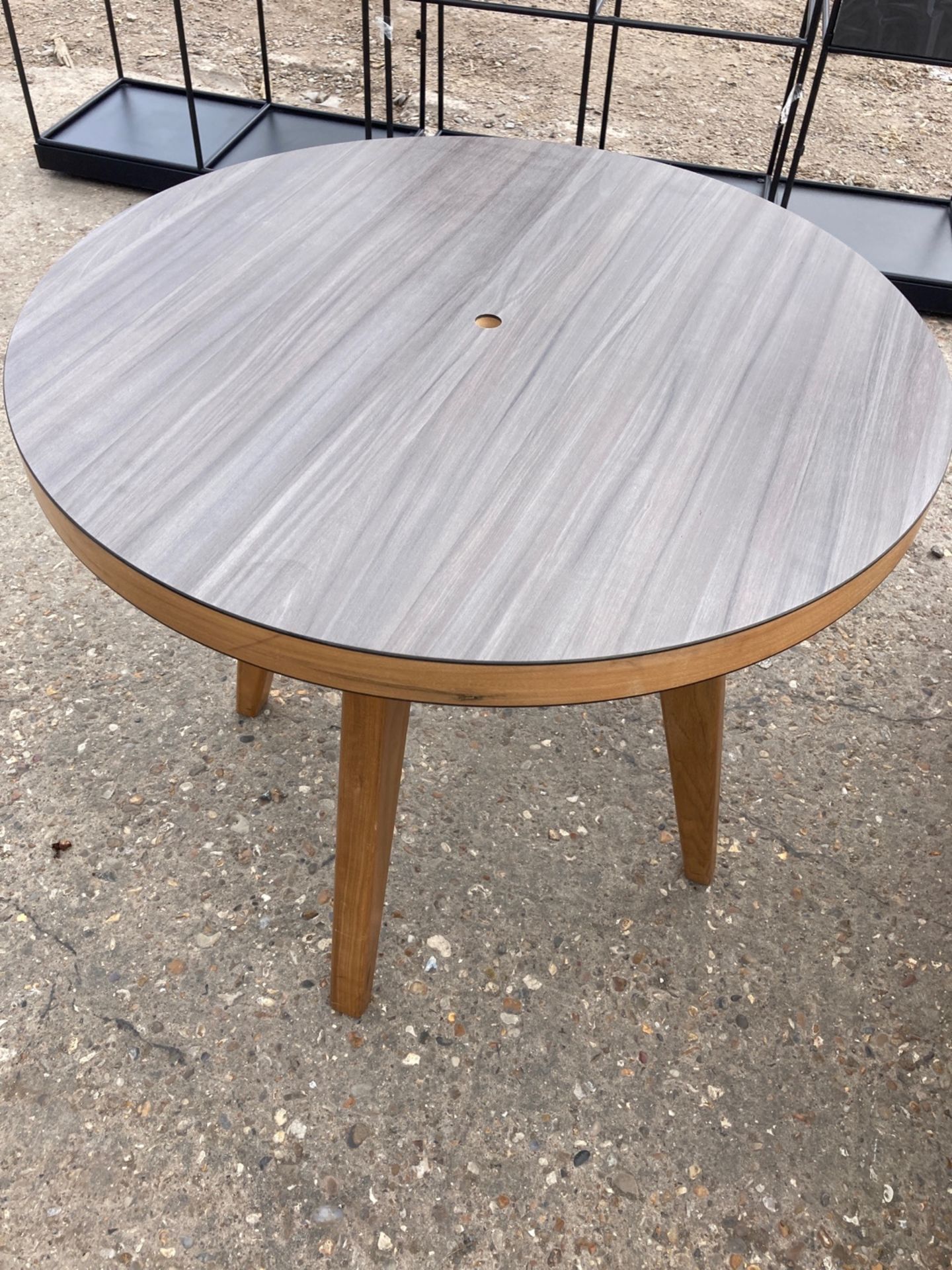 Jura Coffee table - James Burleigh - Image 2 of 4