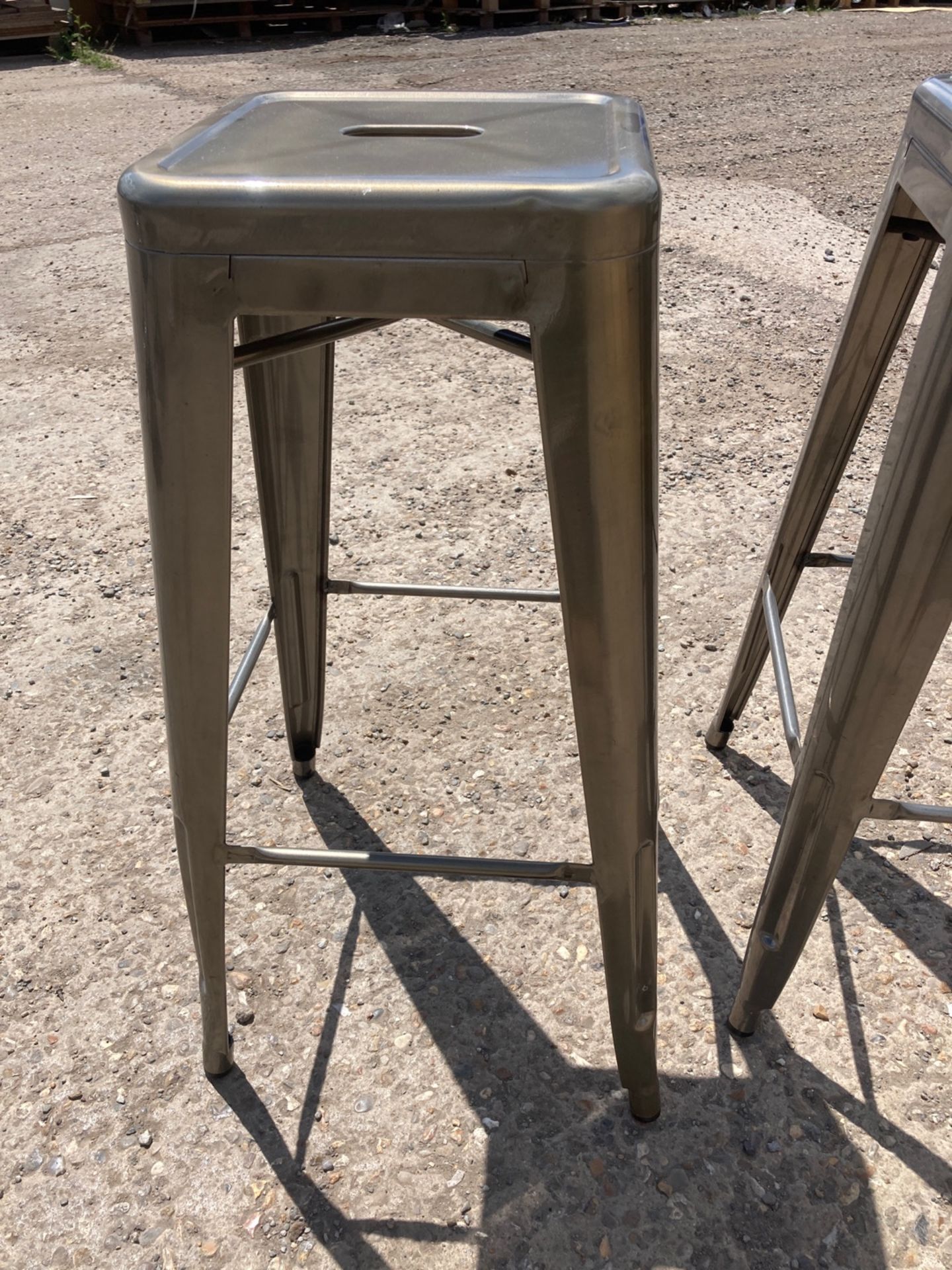 Metal bar stools x2 - Image 2 of 3