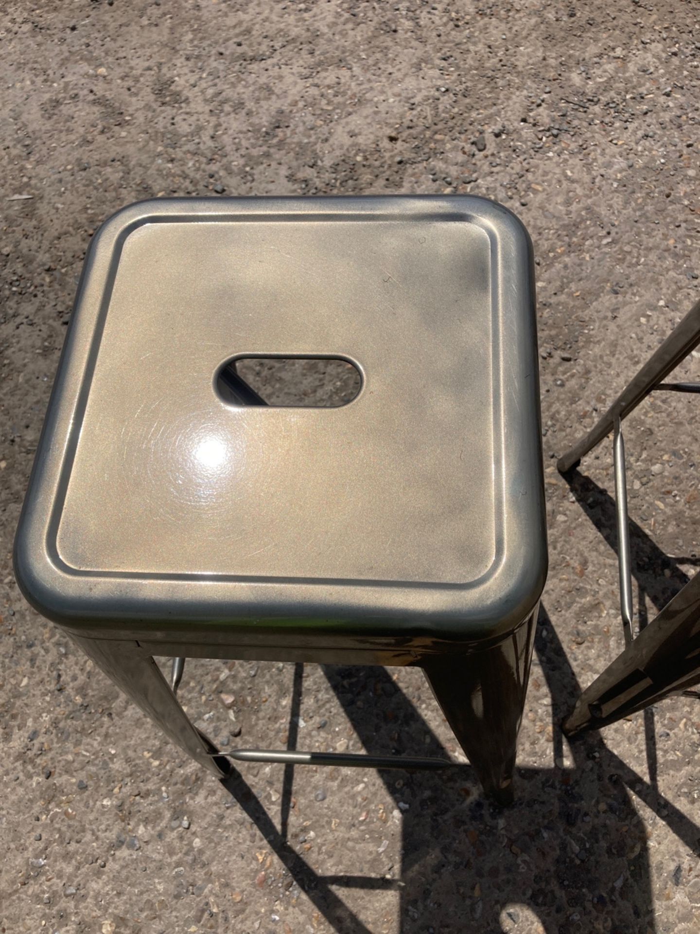 Metal bar stools x2 - Image 3 of 3