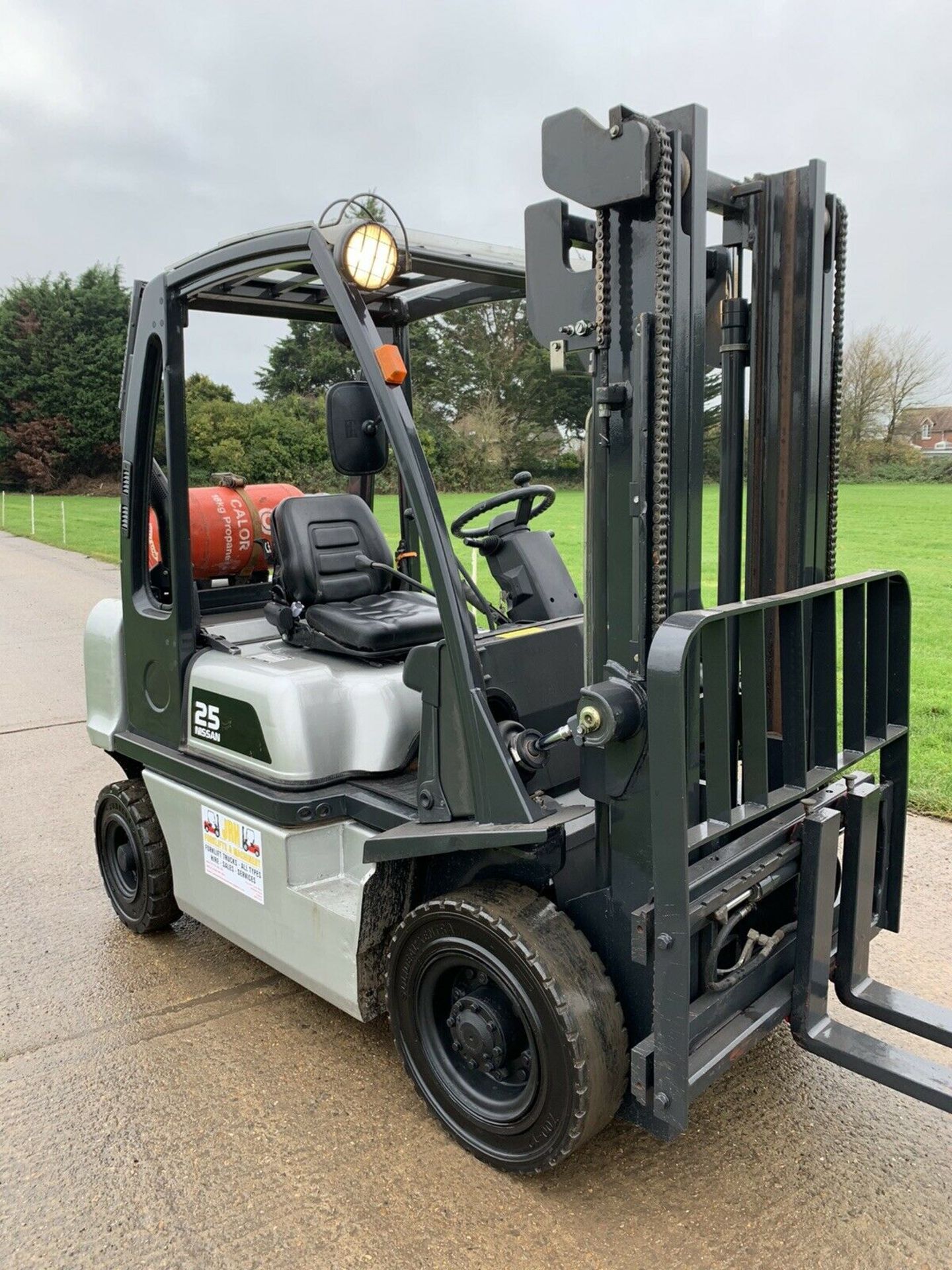 Nissan 2.5 Tonne Gas Forklift - Image 3 of 6