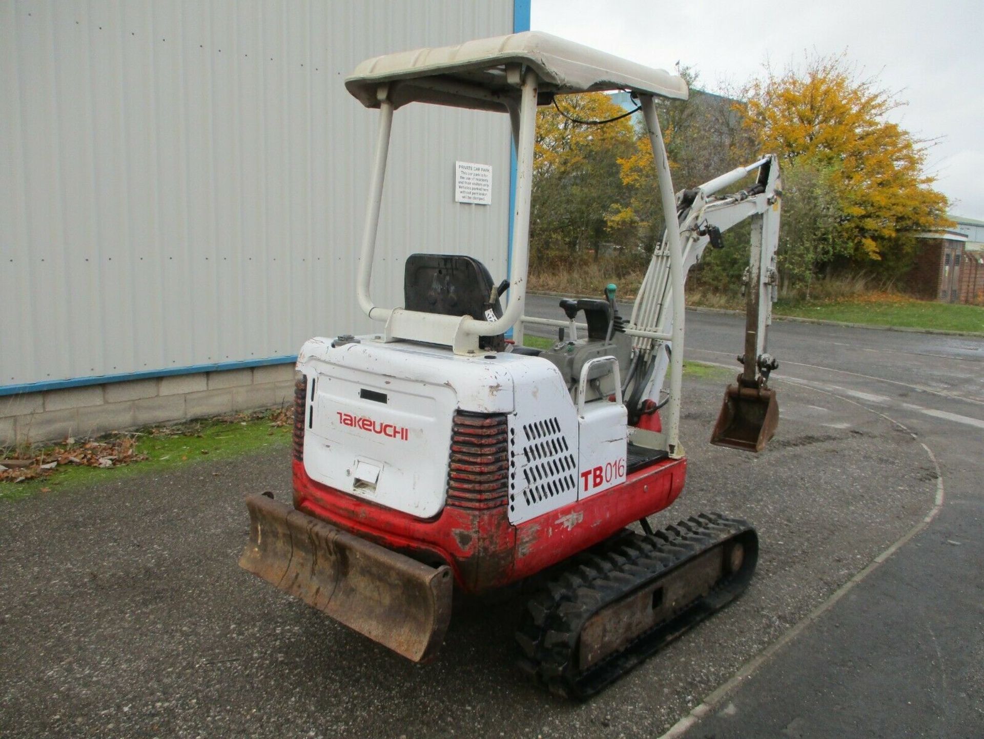 2009 Takeuchi TB016 mini digger excavator expanding tracks delivery arranged - Image 9 of 12