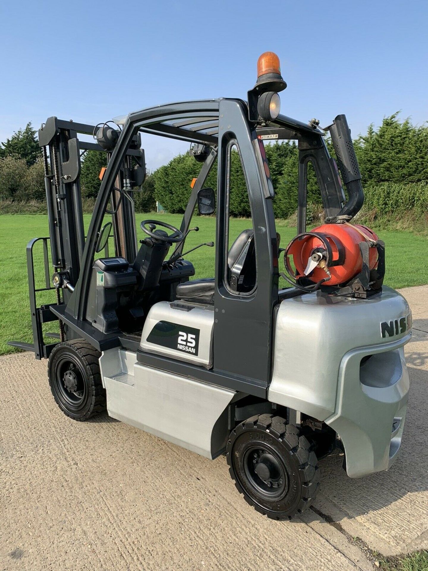 Nissan 2.5 Tonne Gas Forklift