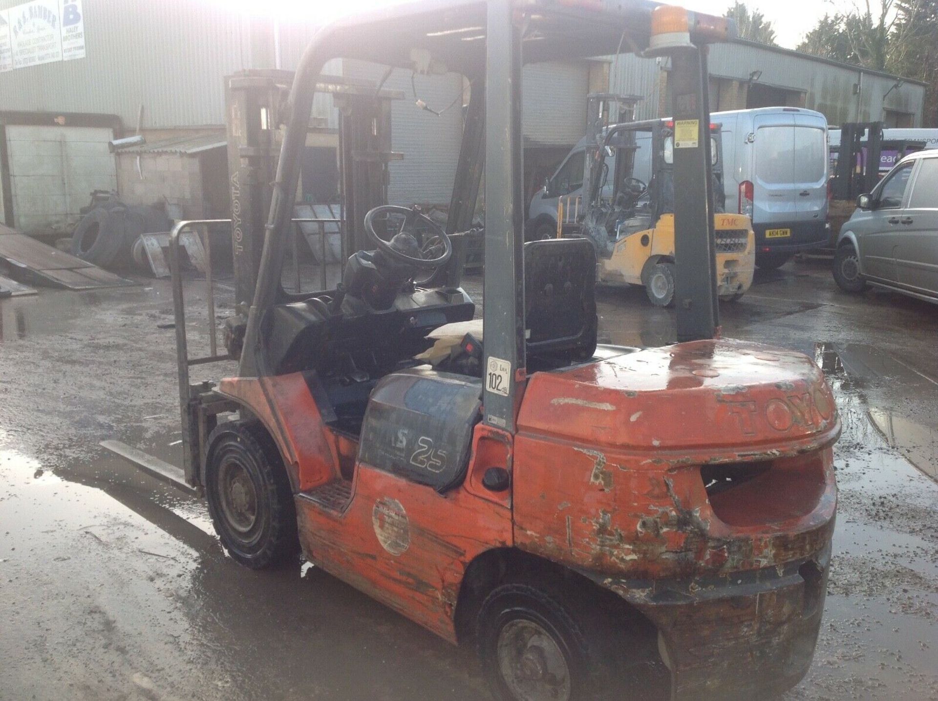 Toyota 2.5 ton diesel forklift - Image 4 of 5