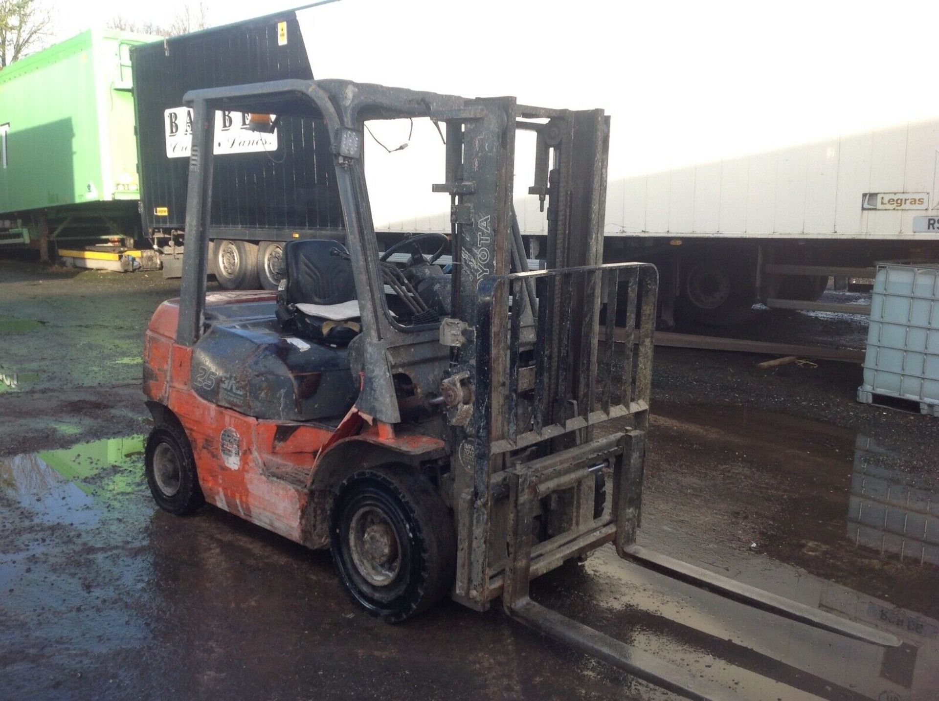 Toyota 2.5 ton diesel forklift - Image 2 of 5