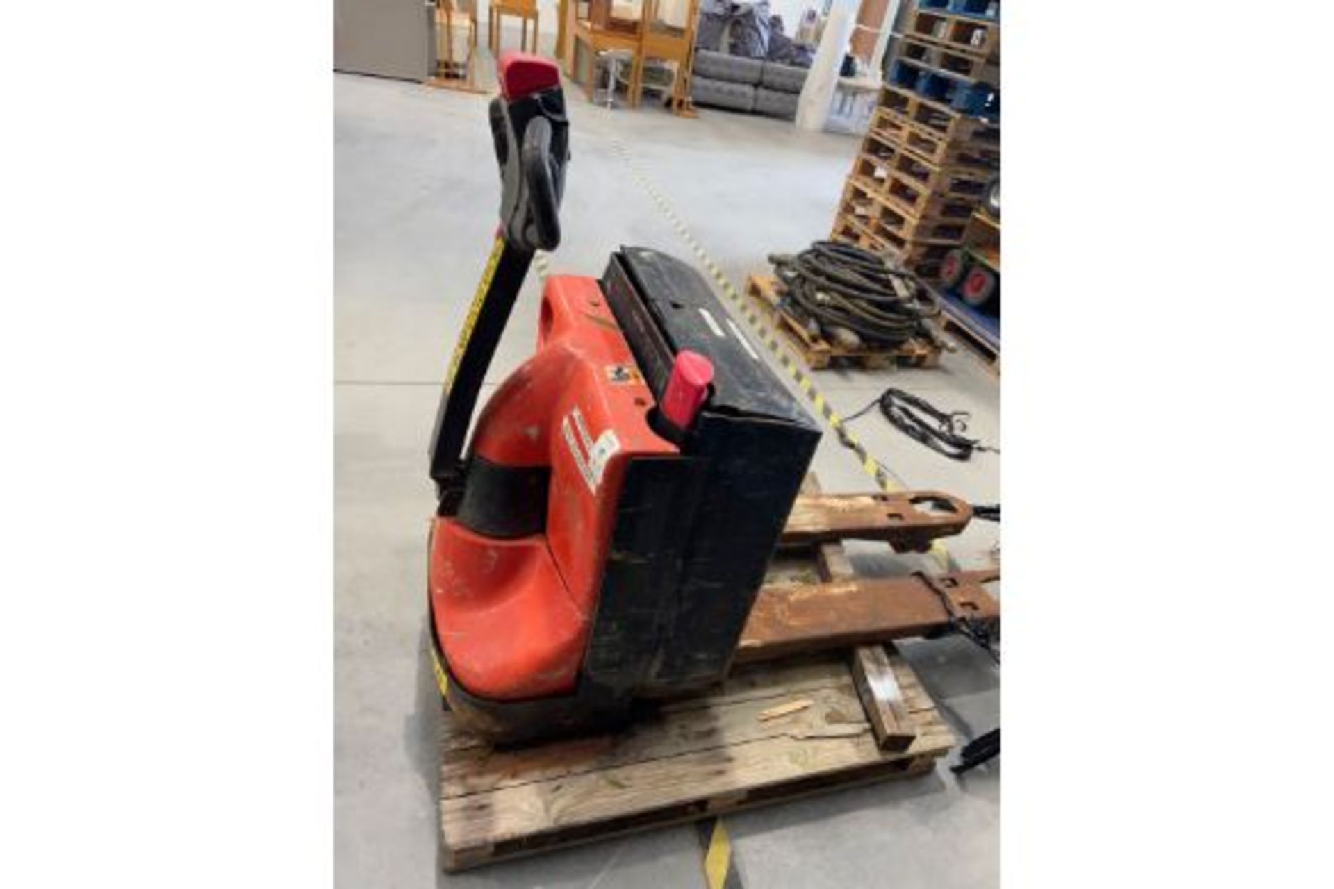 Electric Pallet Truck 2000kg - Image 3 of 6