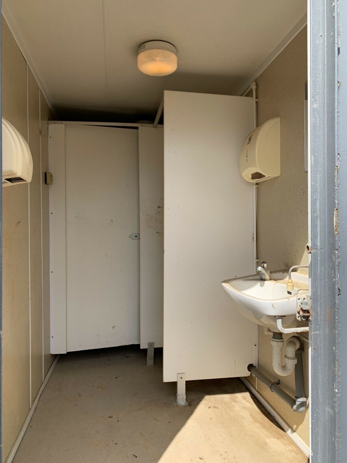 Portable Welfare Unit Site Cabin Office Toilet Generator Anti Vandal Container - Image 10 of 11