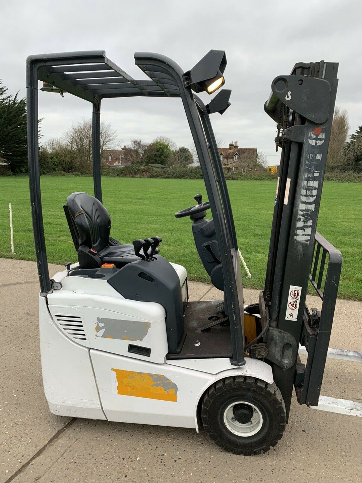 Jungheinrich 1 Tonne Electric forklift - Image 3 of 3