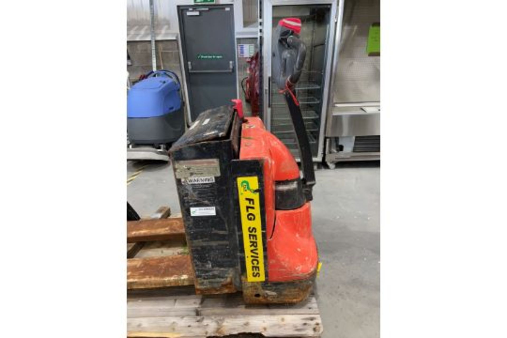 Electric Pallet Truck 2000kg - Image 2 of 6