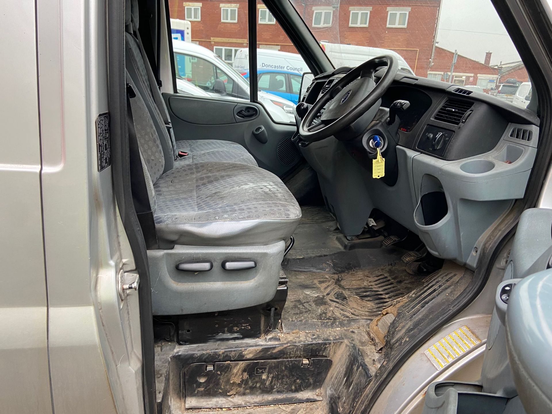 Ford transit 115 T350L RWD 2010 - Image 7 of 17