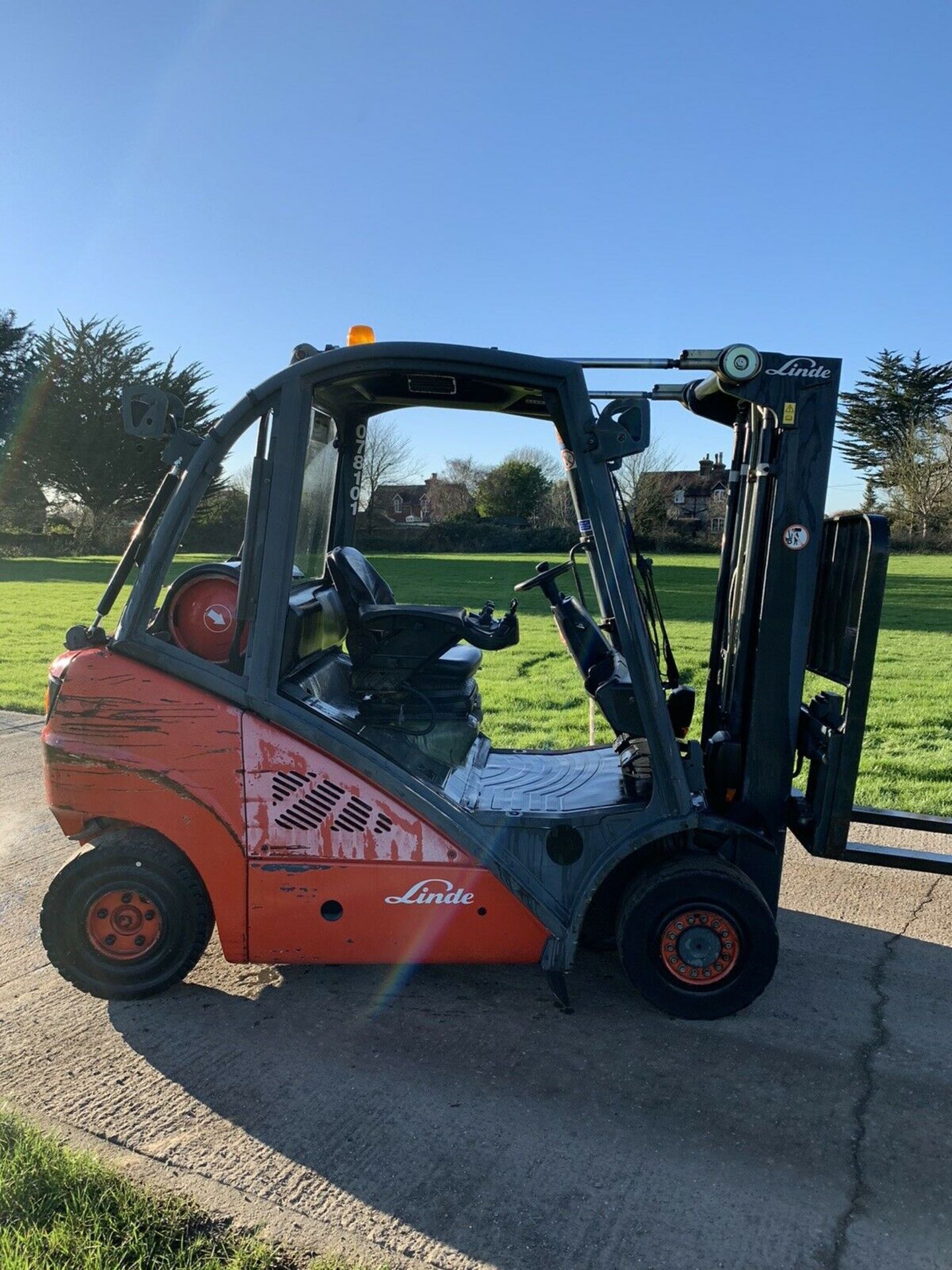 Linde H25 Gas Container Spec Forklift 3900 Hours F - Image 2 of 4