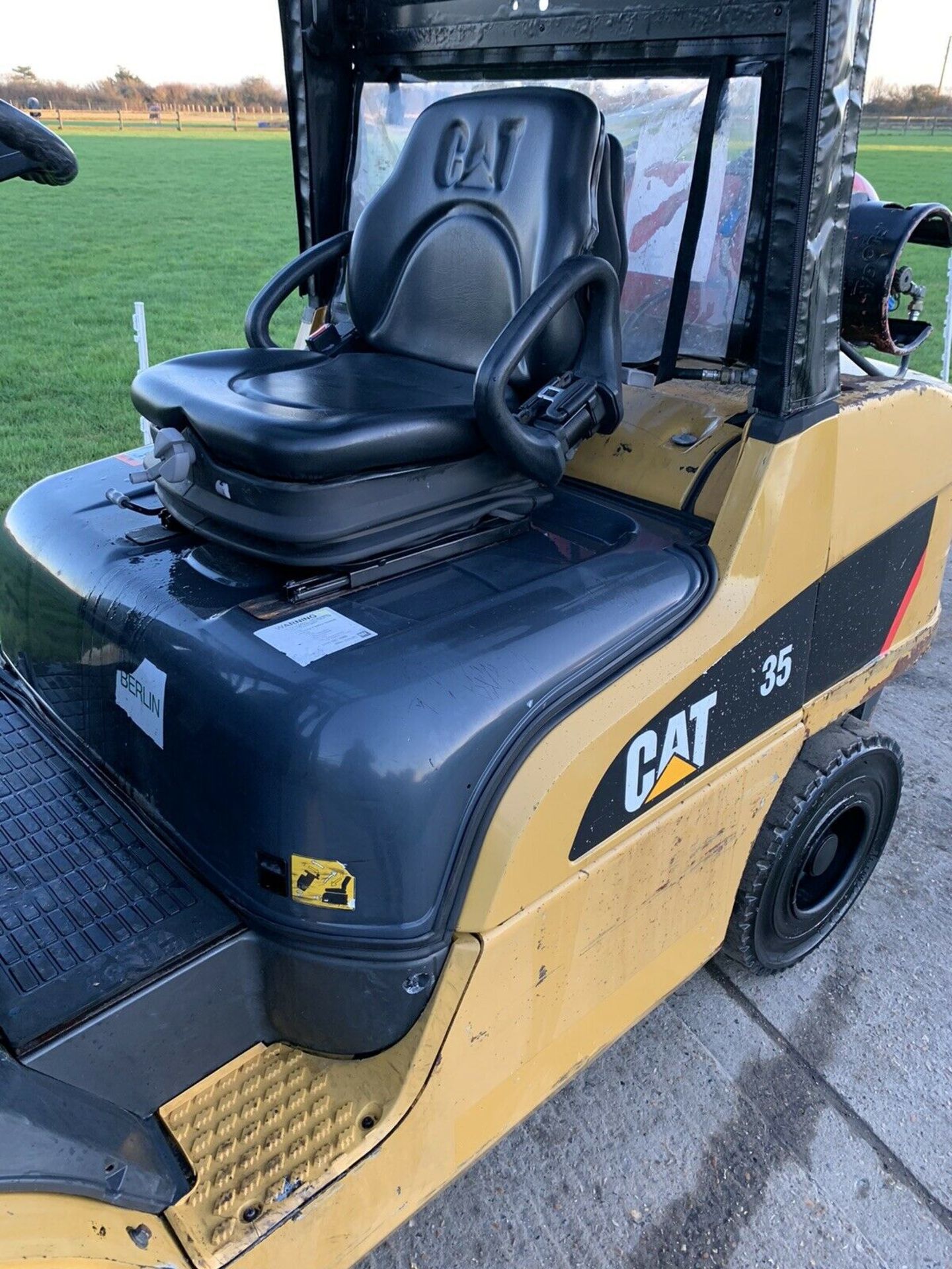 Caterpillar 3.5 Tonne Gas Container Spec Forklift - Image 6 of 6