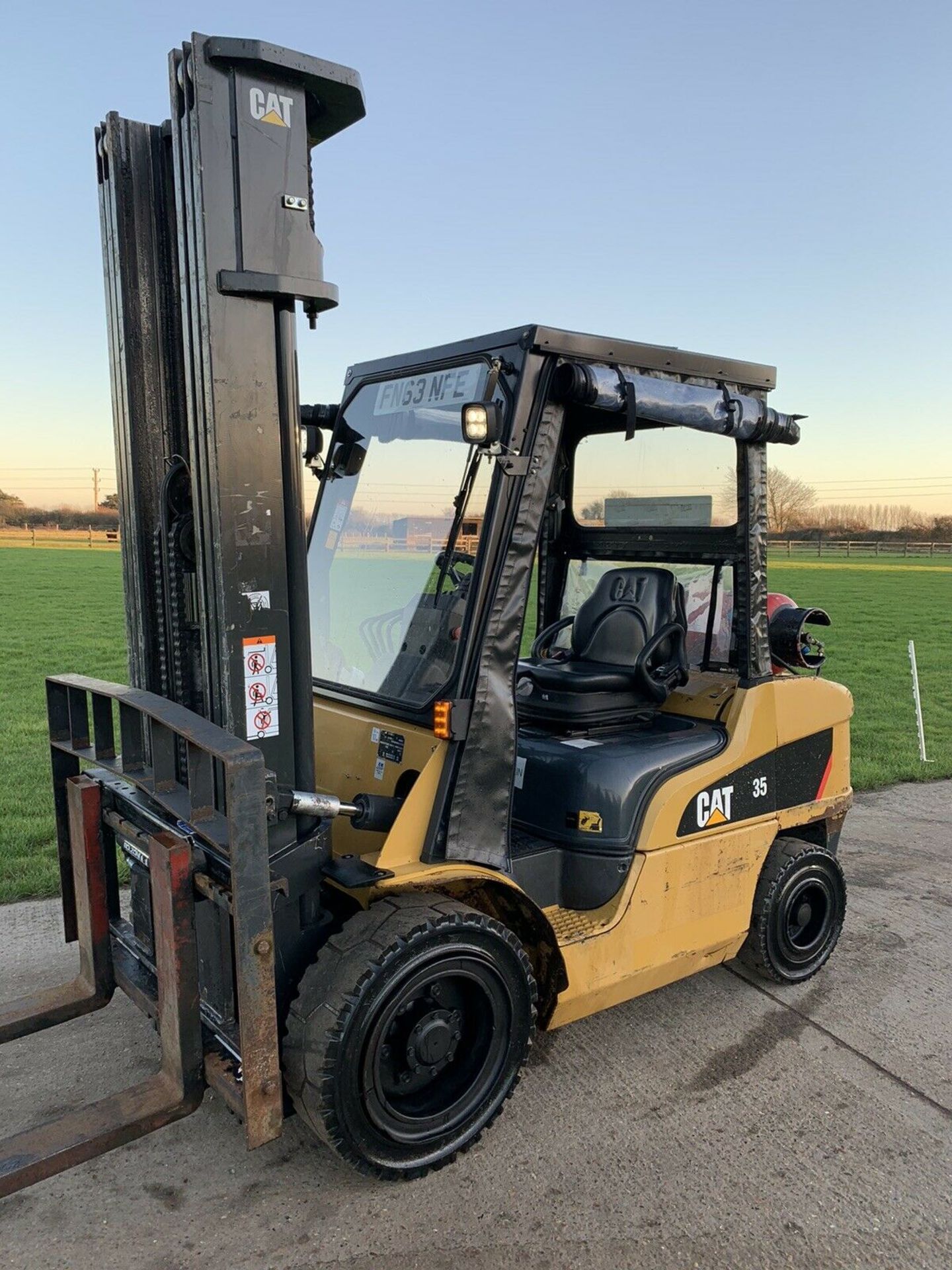 Caterpillar 3.5 Tonne Gas Container Spec Forklift