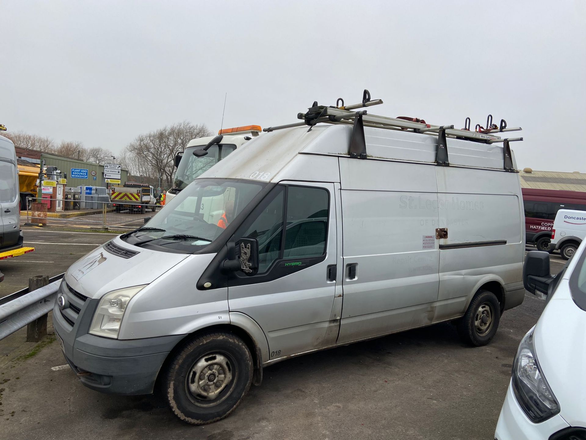 Ford transit 115 T350L RWD 2010 - Image 2 of 17